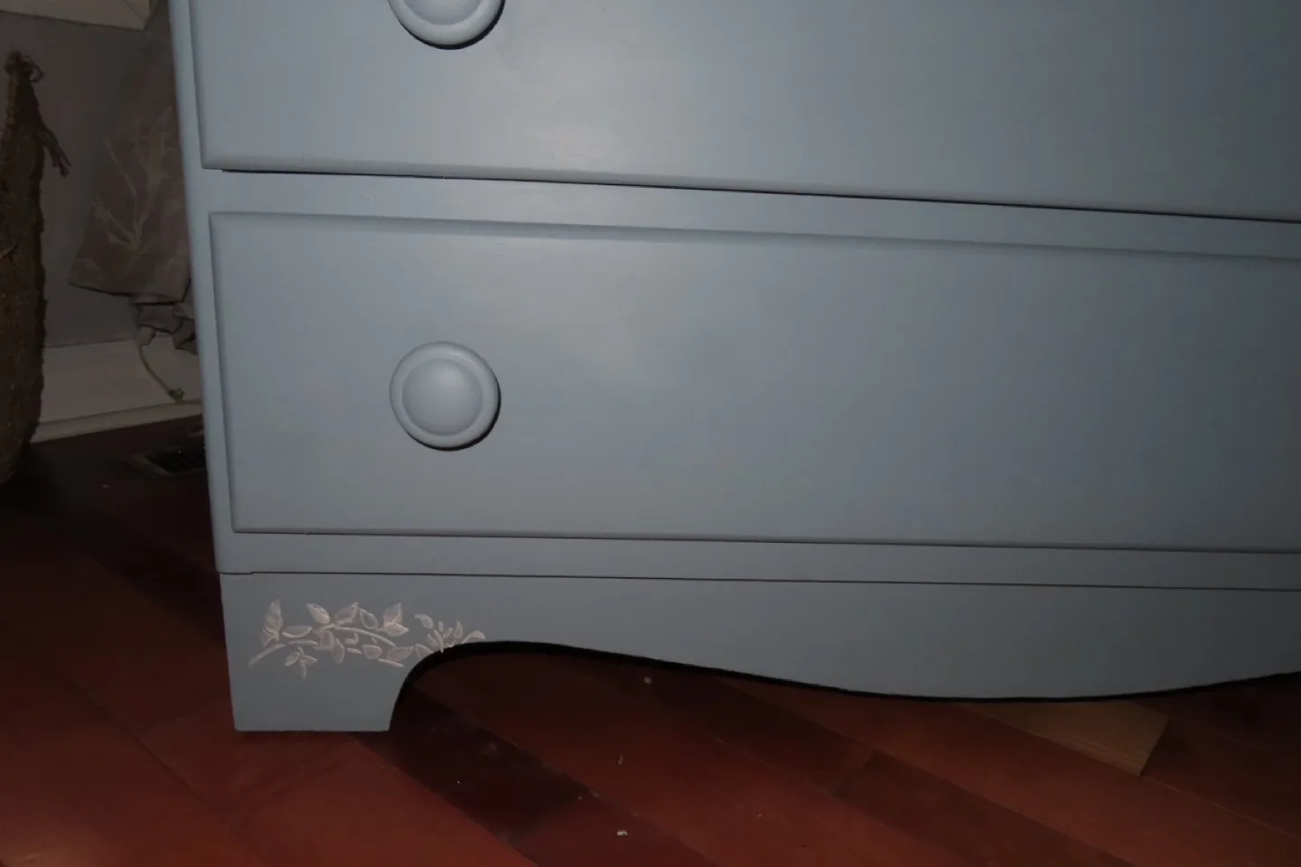 Shabby chic four drawer dresser image indicator(8)