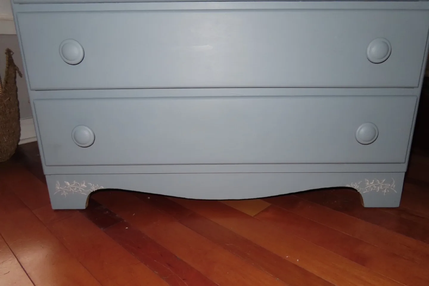 Shabby chic four drawer dresser image indicator(7)