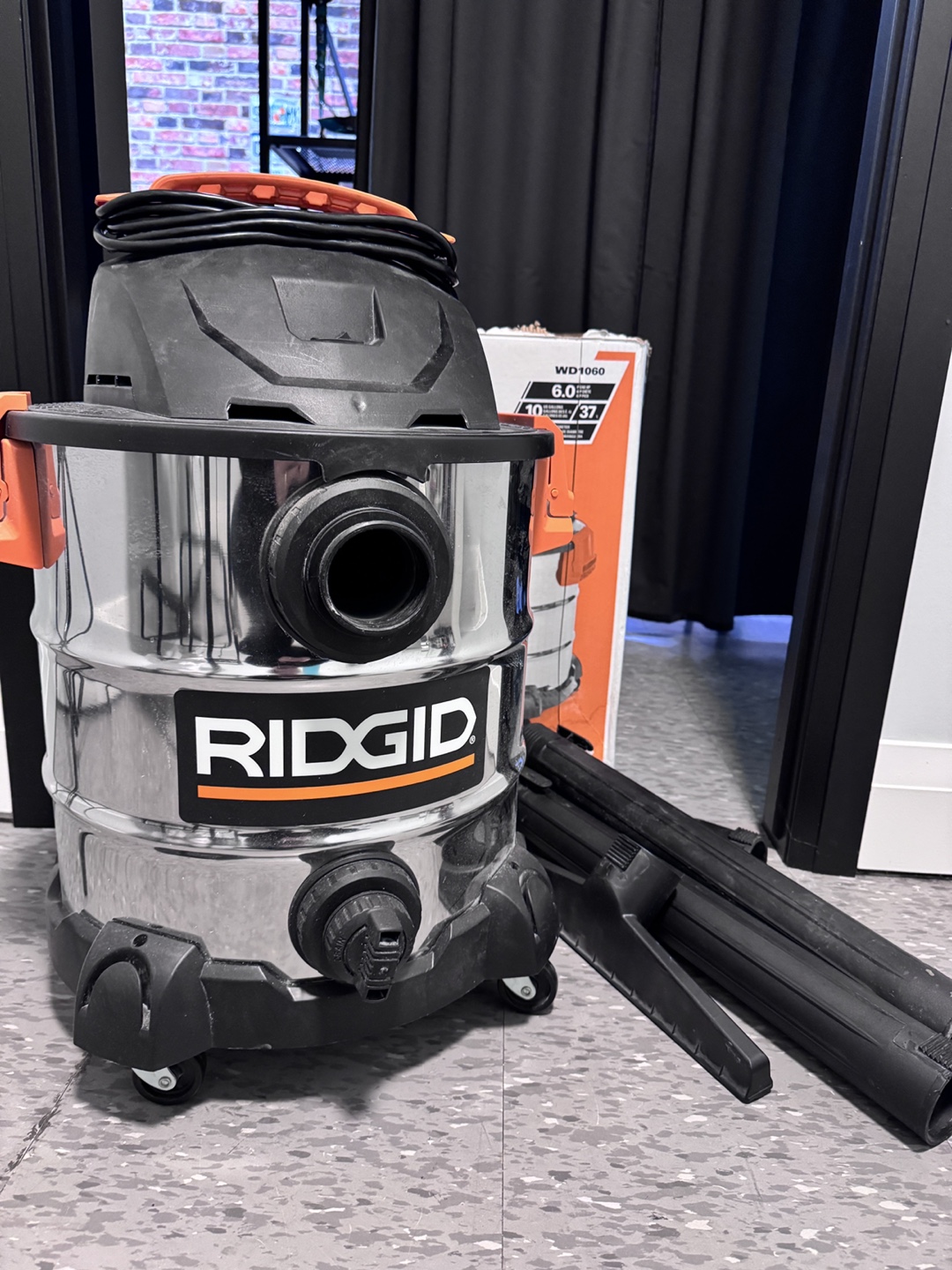 RIDGID 10 Gallon Wet/Dry Vac - photo 2
