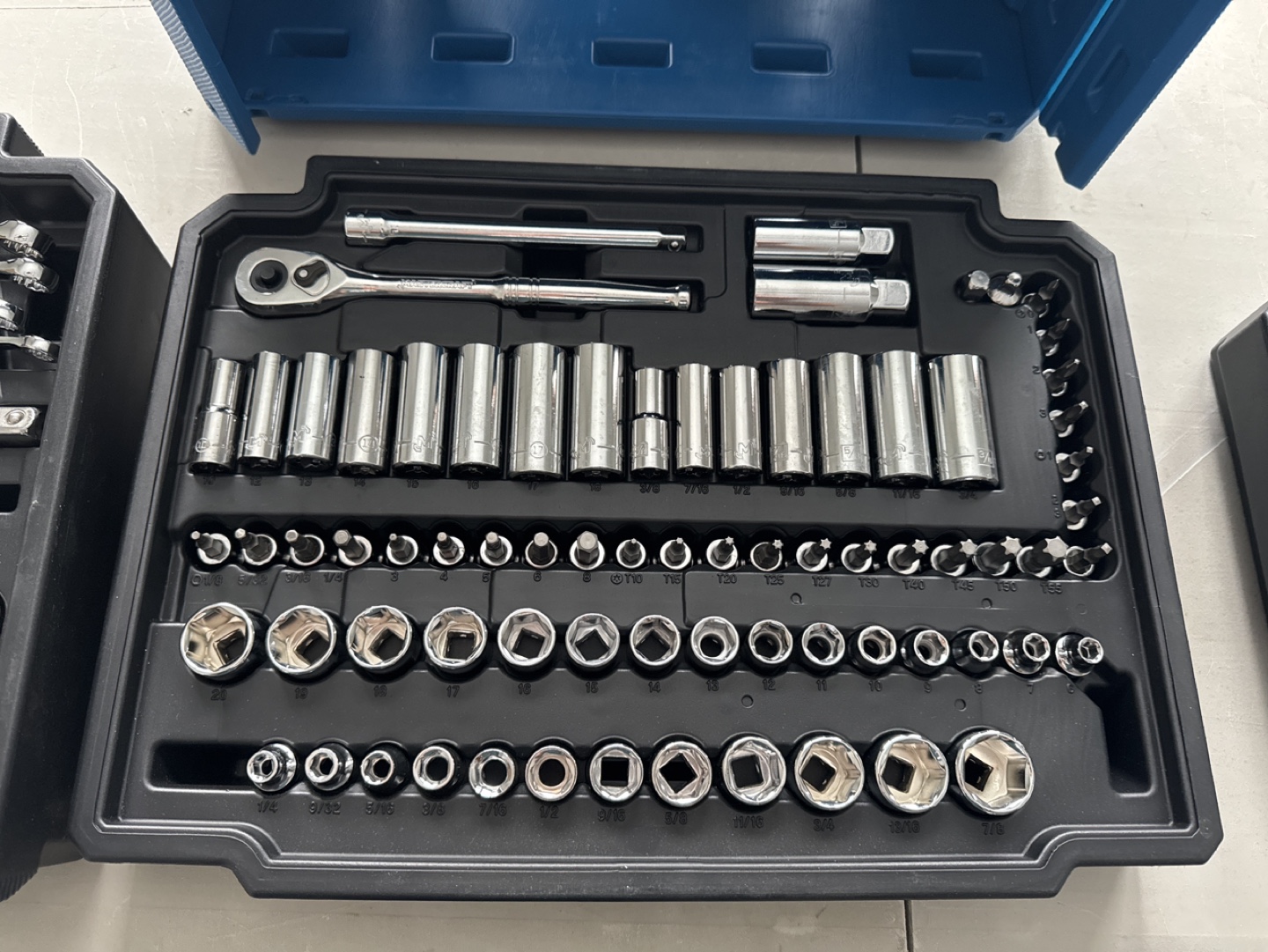 Mastercraft Mechanics Tool Set - photo 3