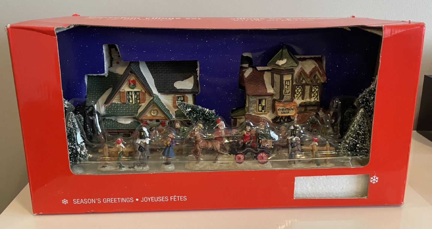 Porcelain Christmas Village Set 20 Pieces (Brand new) - photo 2