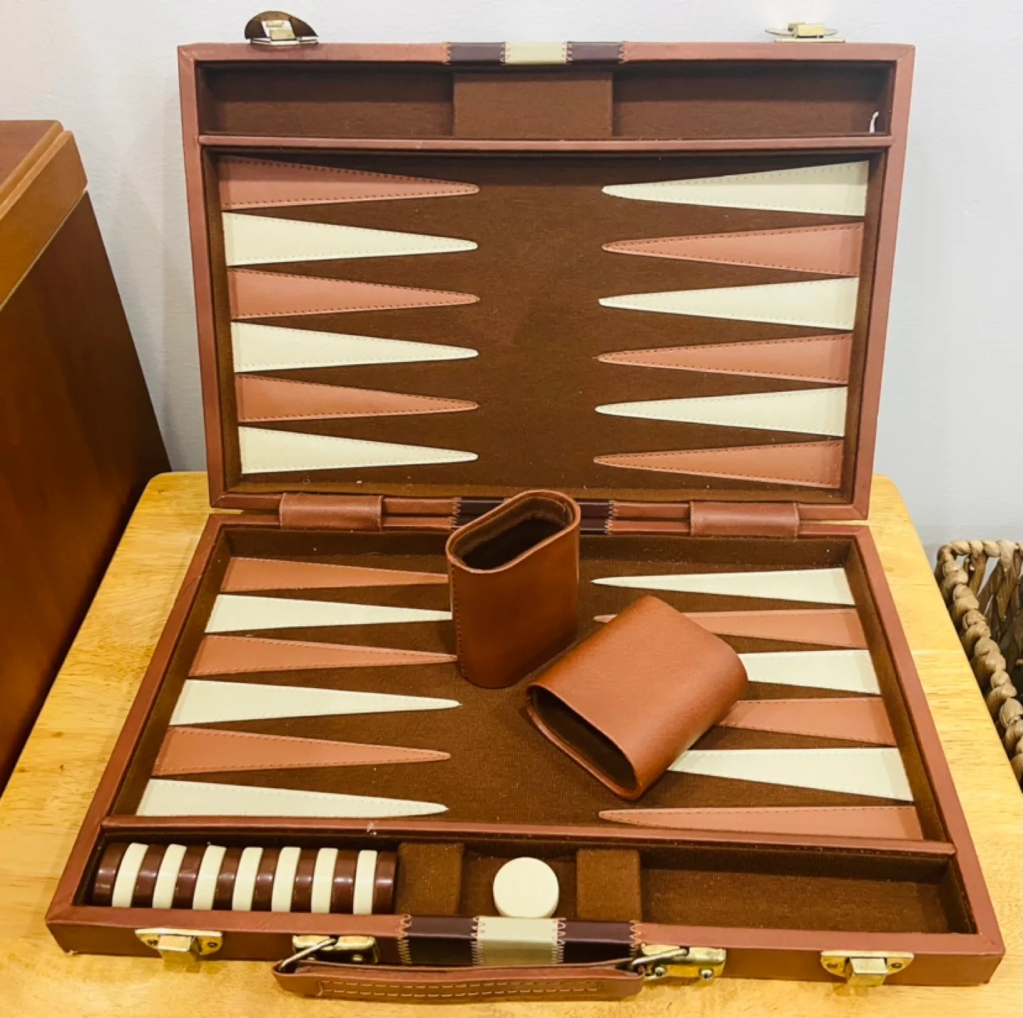 Vintage Backgammon Set image indicator(2)