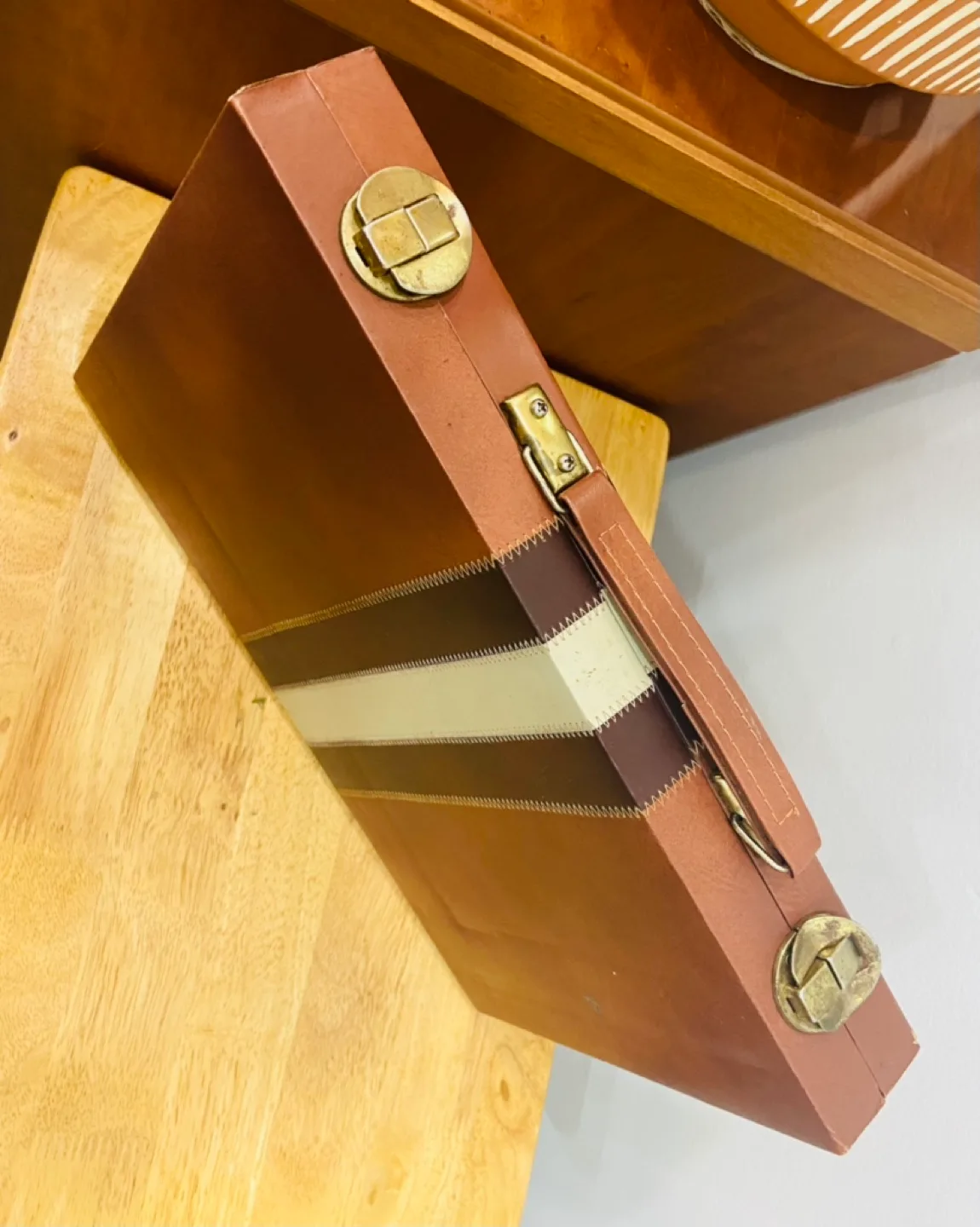 Vintage Backgammon Set image indicator(4)