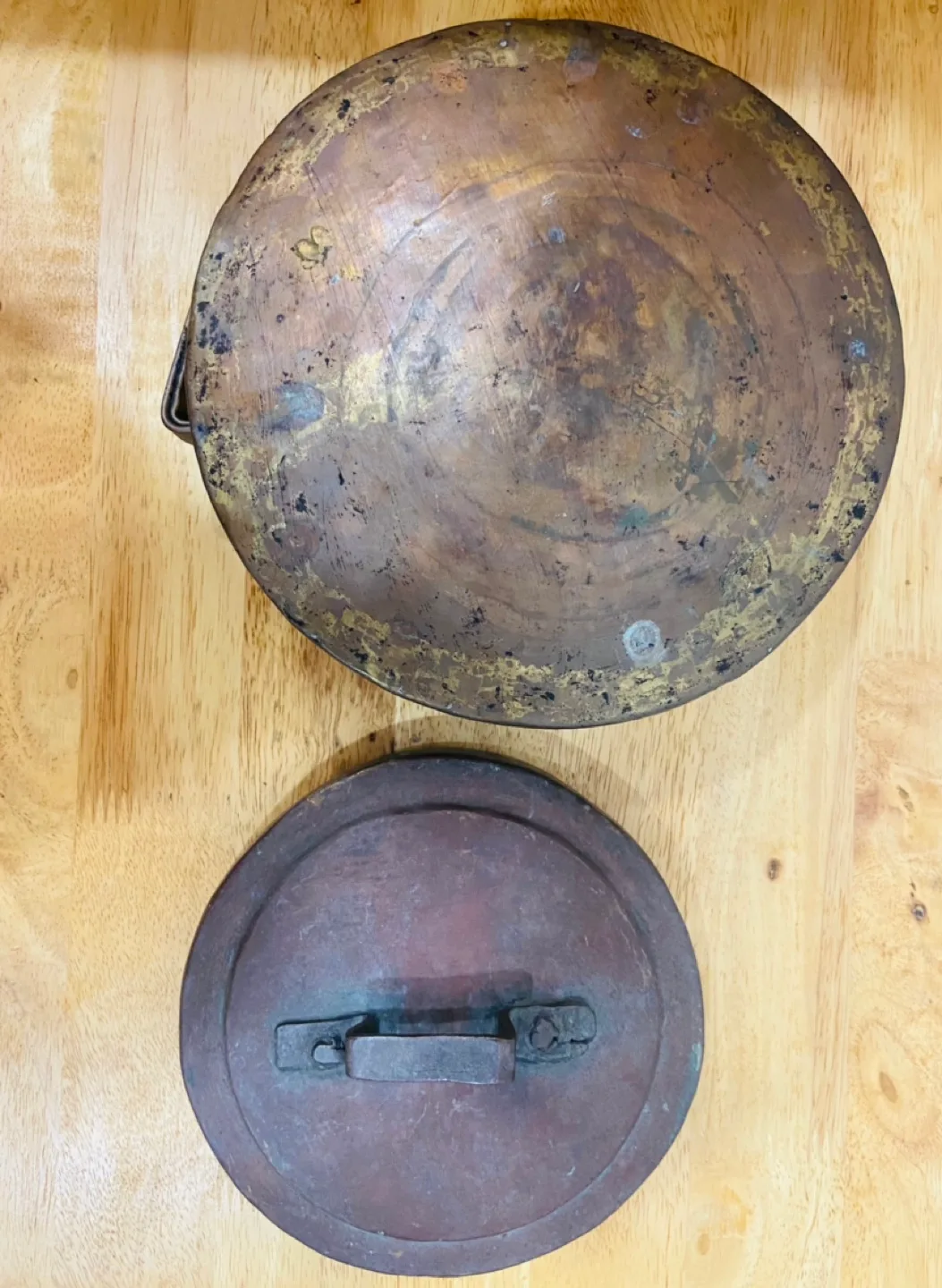 Antique Hand Hammered Copper Covered Pot image indicator(4)