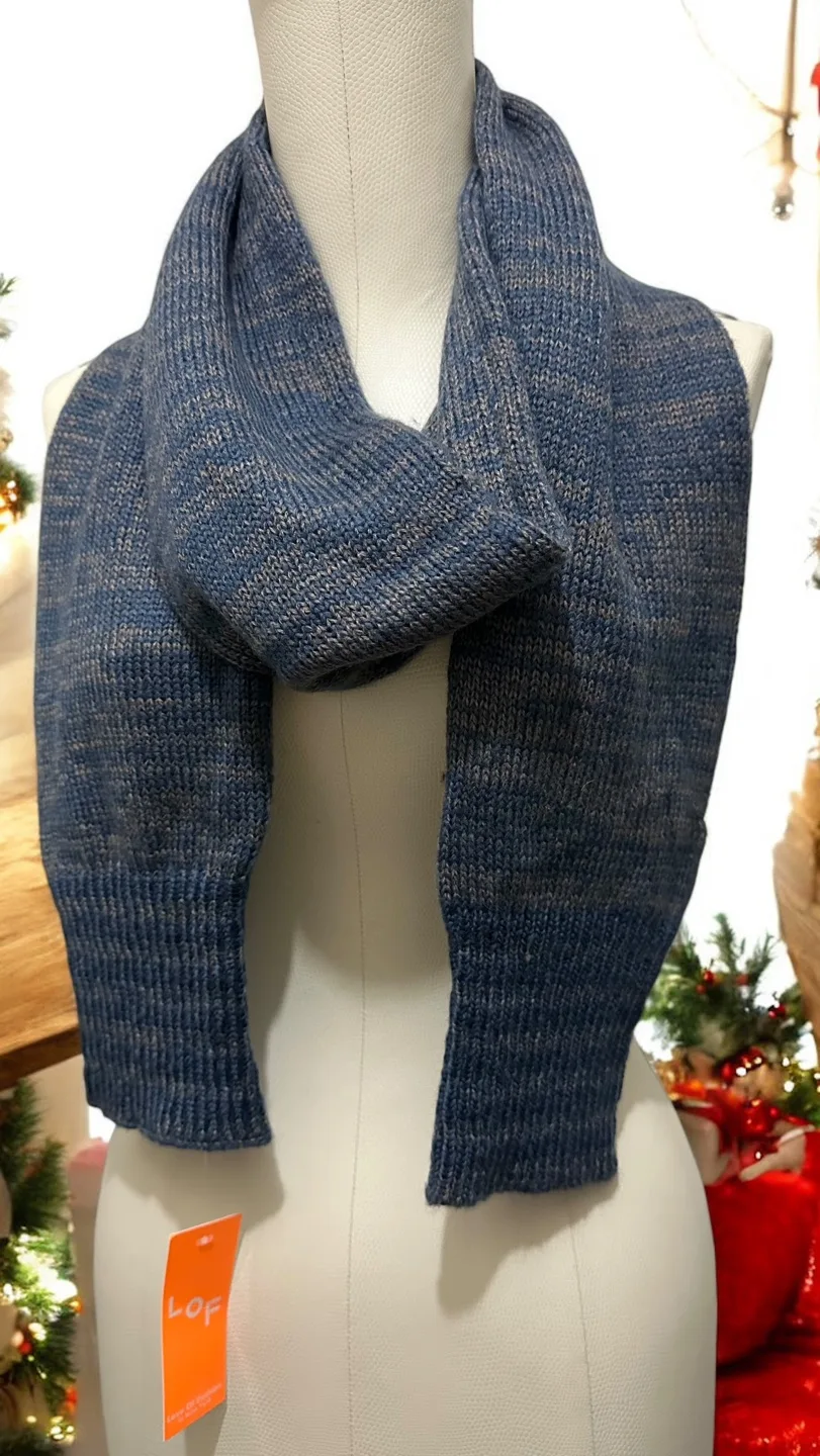 Love of Fashion | NWT Unisex Navy Winter Scarf (sz OS) image indicator(2)