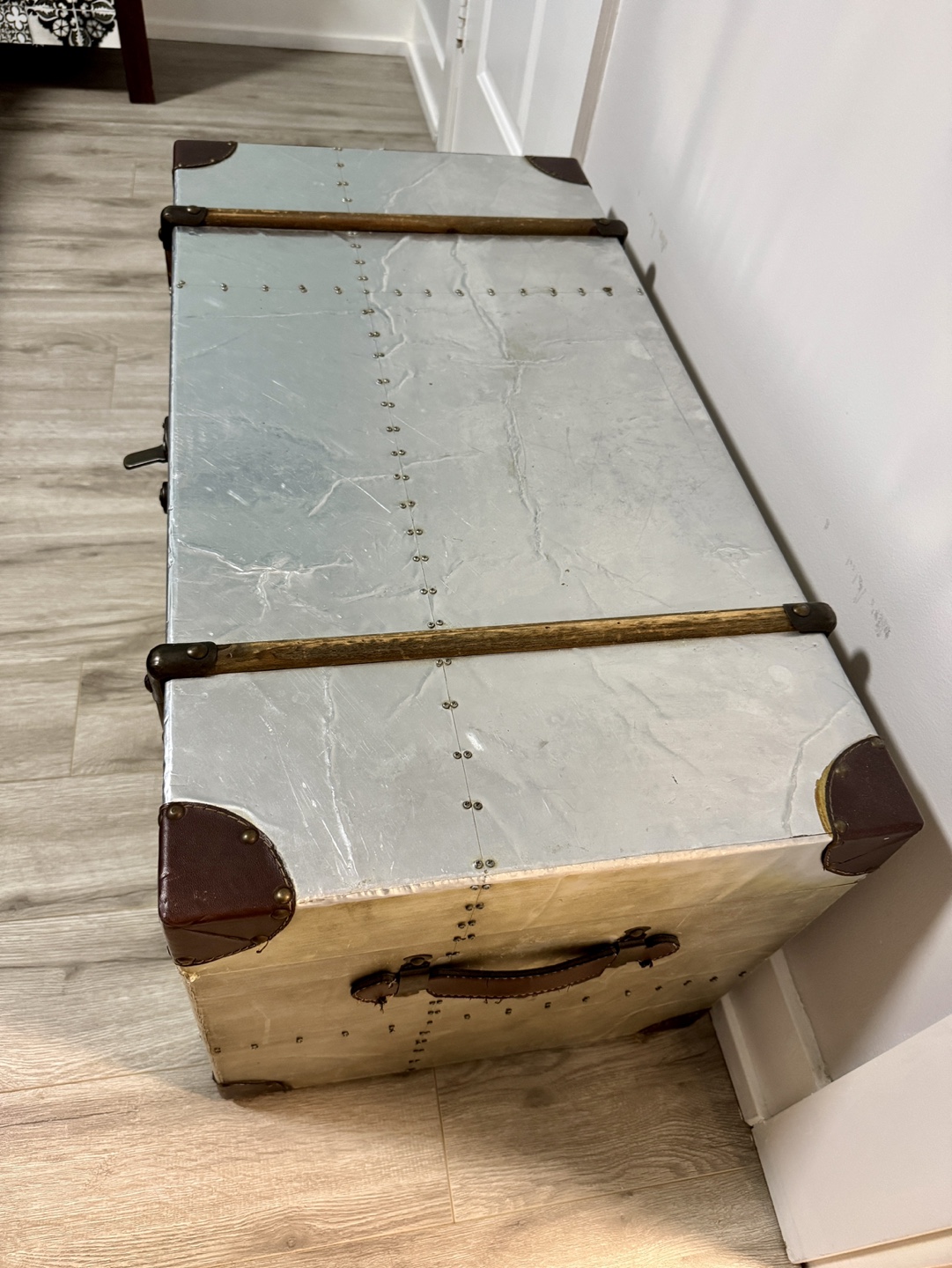 Faux metal chest trunk - photo 2