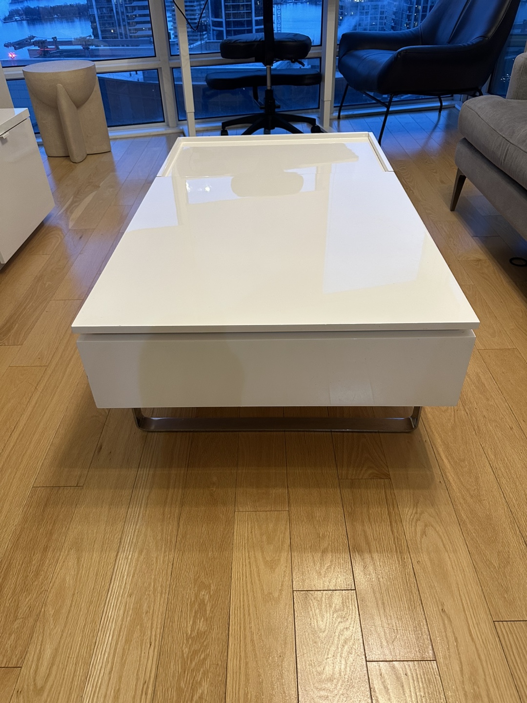 White Lift Top Coffee Table - photo 2