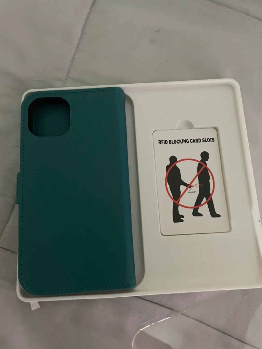 TUCCI iPhone 12 & 12 pro Case image indicator(6)