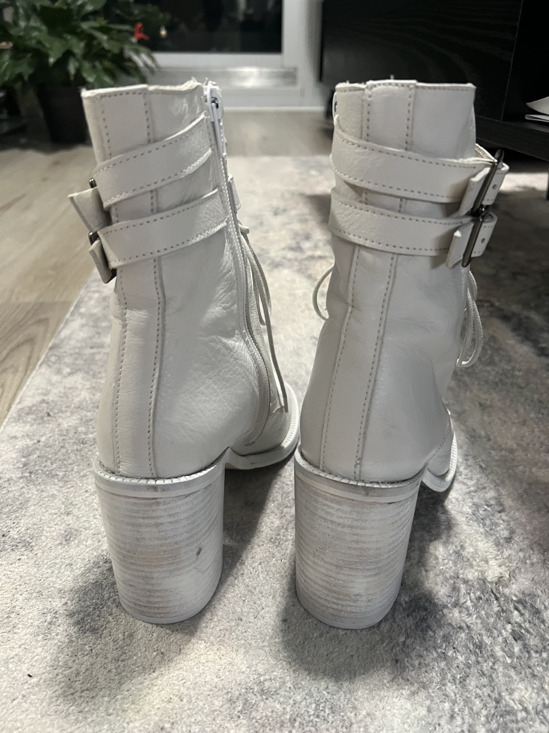 L'INTERVALLE White Leather Buckle Boots - 37 - photo 5