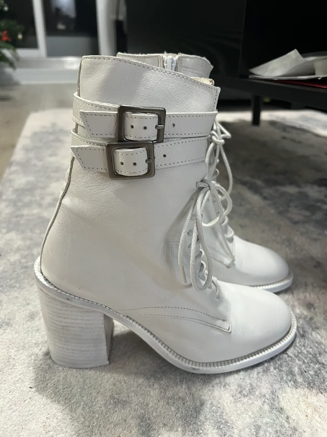 L'INTERVALLE White Leather Buckle Boots - 37 thumbnail