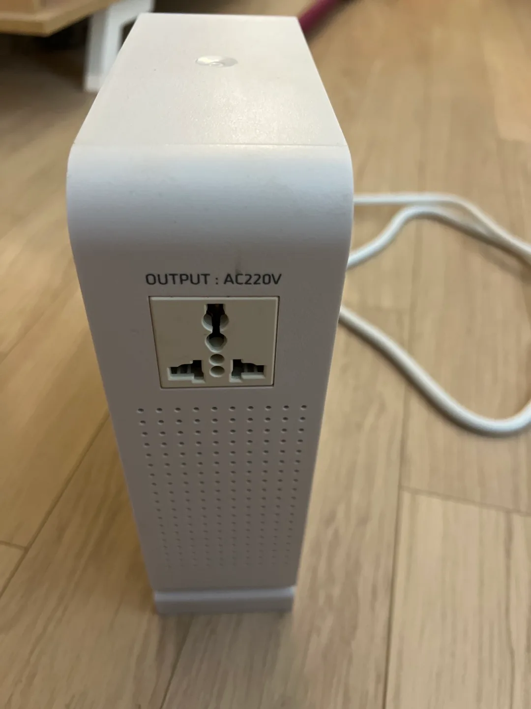 UMI 2000W Step Up 110v to 220v Voltage Converter image indicator(3)