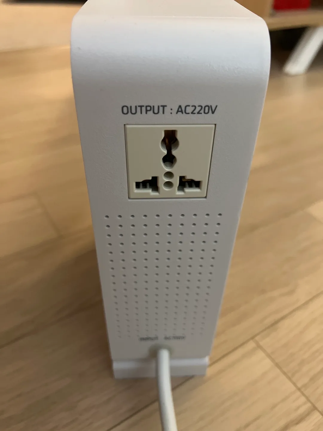 UMI 2000W Step Up 110v to 220v Voltage Converter image indicator(4)