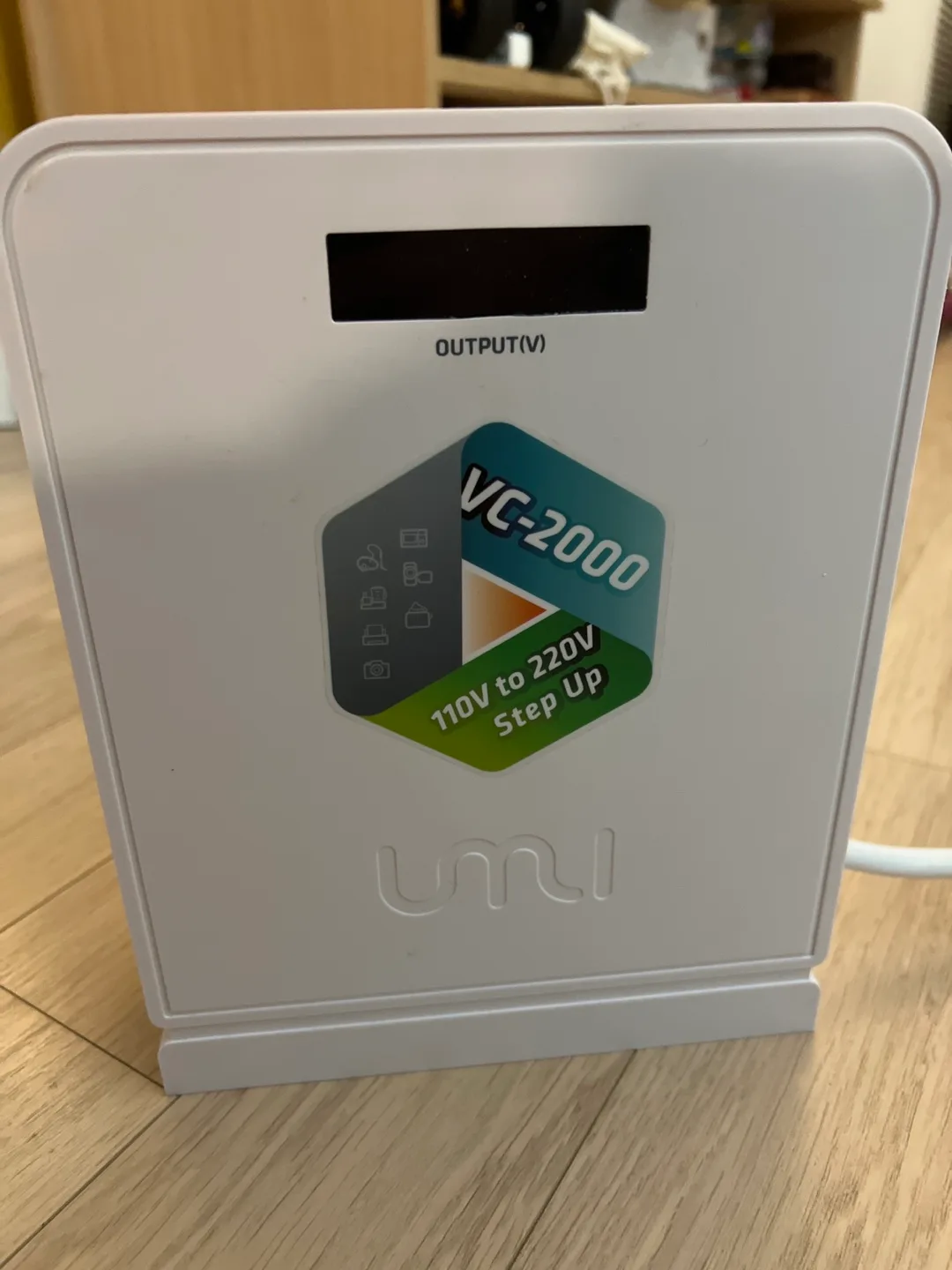 UMI 2000W Step Up 110v to 220v Voltage Converter image indicator(2)