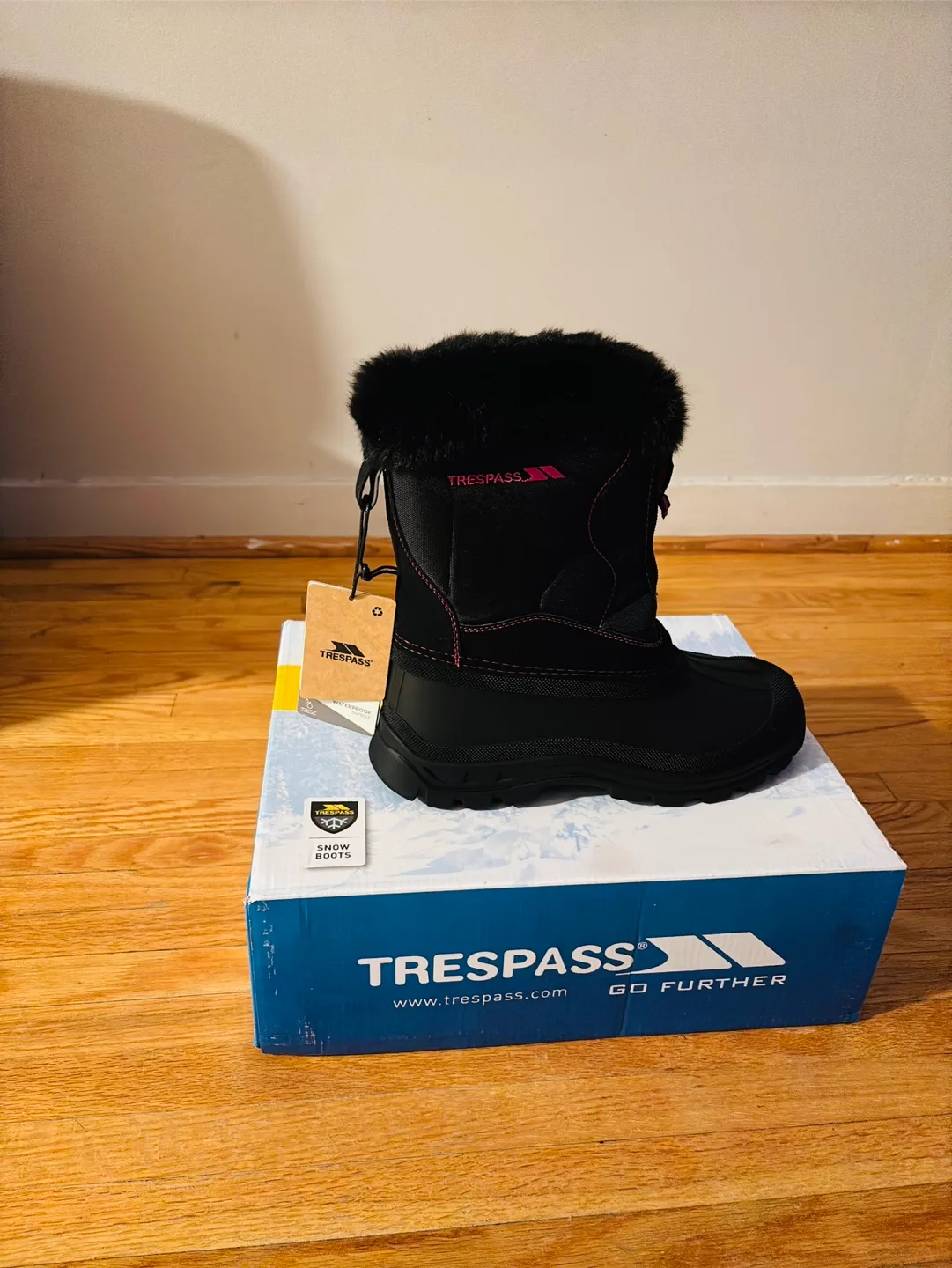 Trespass Women's Black Snow Boots Size 8 thumbnail