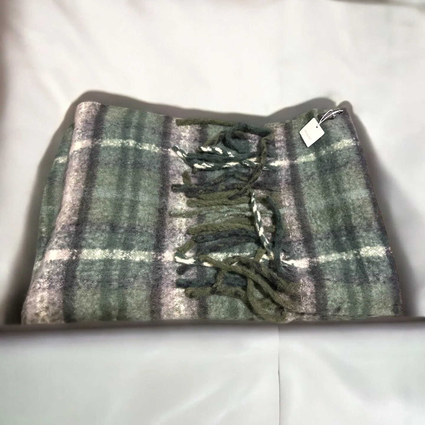 Primark Care | NWT Green Tartan Blanket Women’s Scarf (Size OS) image indicator(3)
