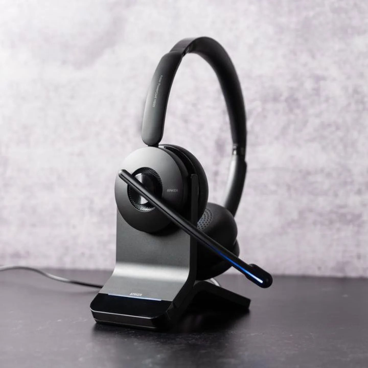 Anker PowerConf H500 Wireless Headset image indicator(3)