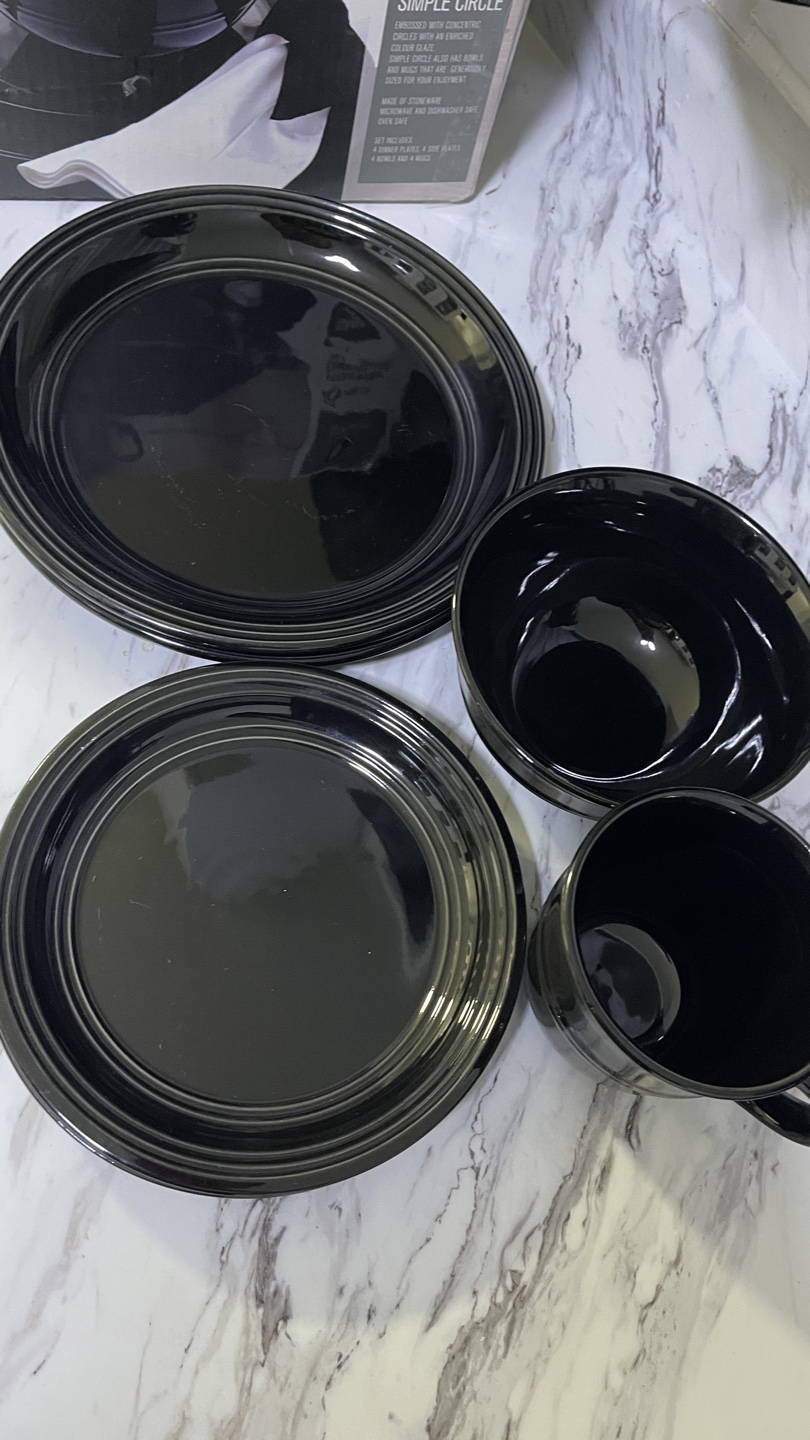 16 Piece Stoneware Dinnerware Set - Simple Circle - Black - photo 4