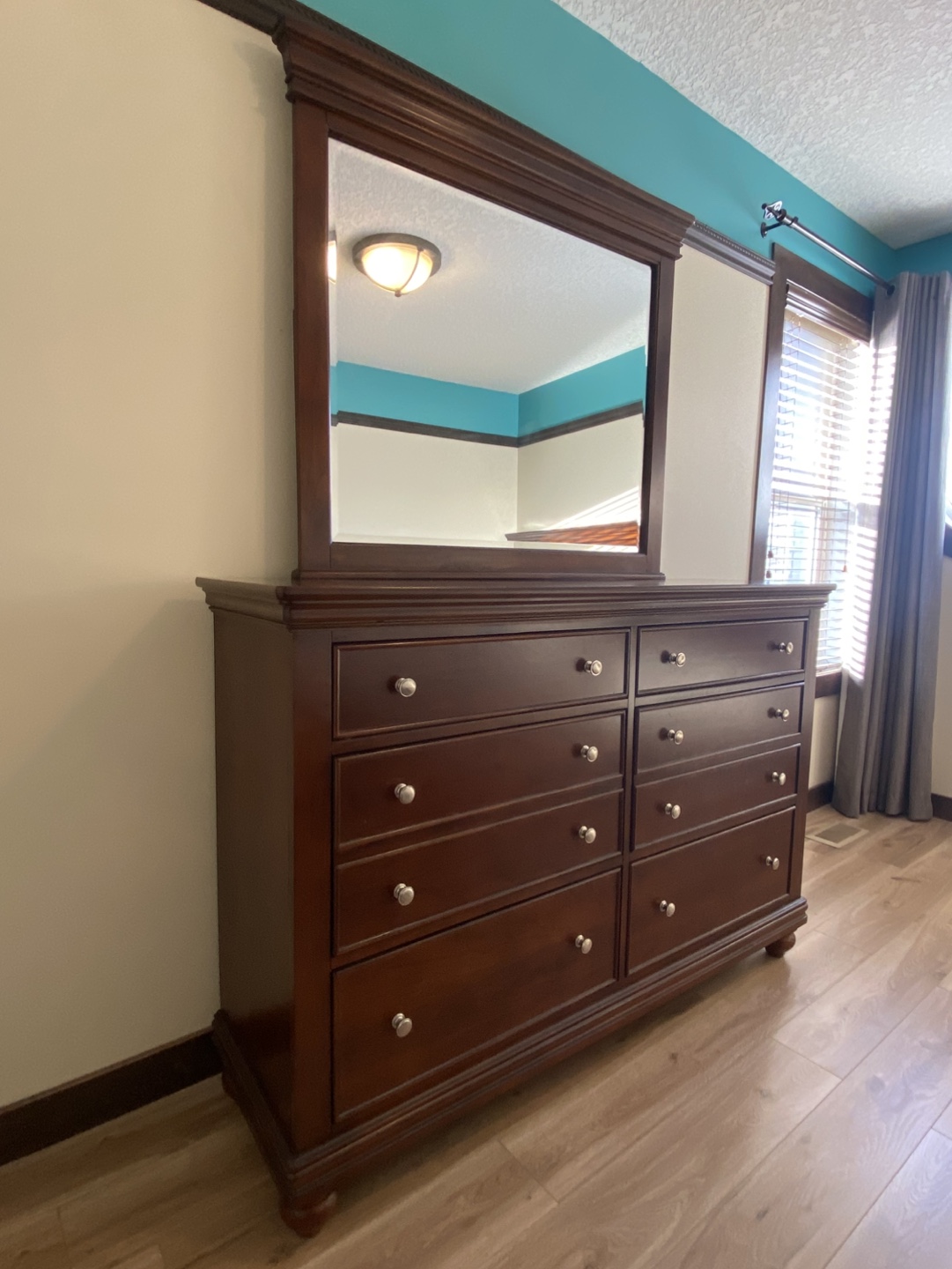 🏆 Awesome large drawers / dressers attached a nice mirror - photo 5