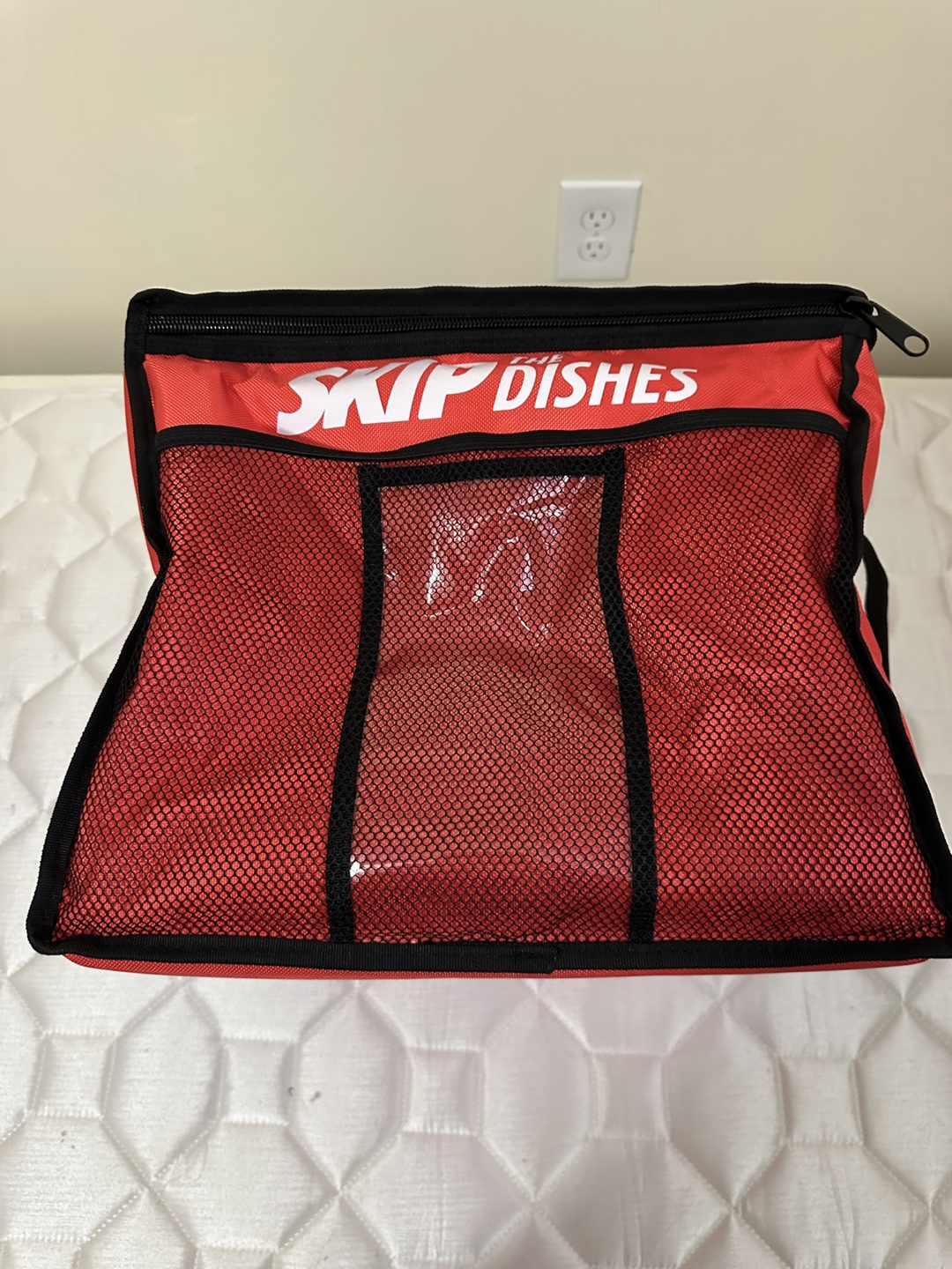 SkipTheDishes Insulated Delivery Bag - photo 2