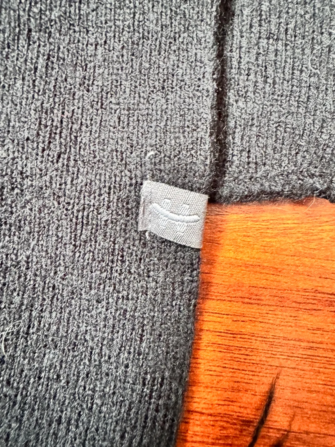 Black Scarf image indicator(2)