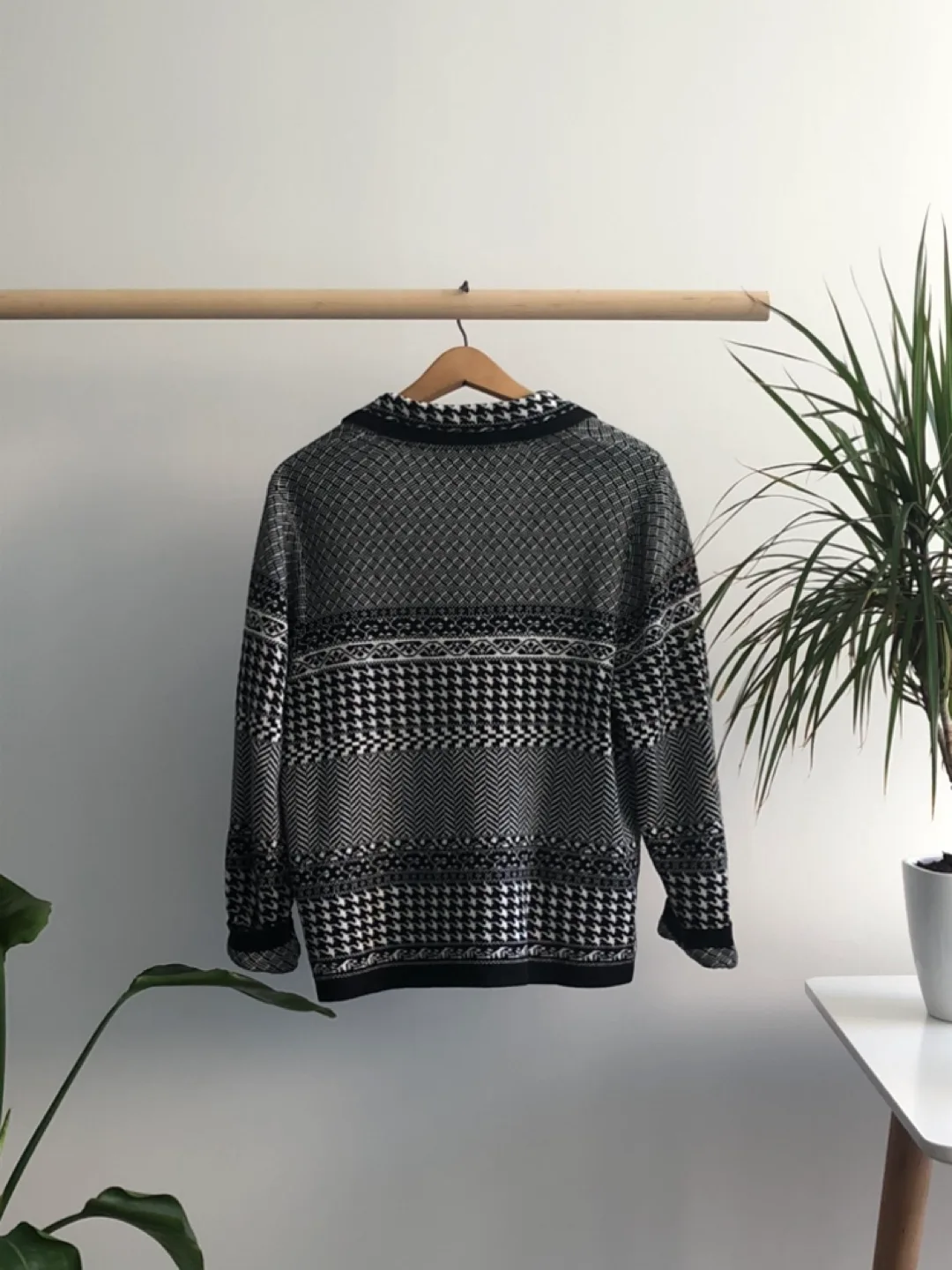 S- Houndstooth Knit Sweater image indicator(2)