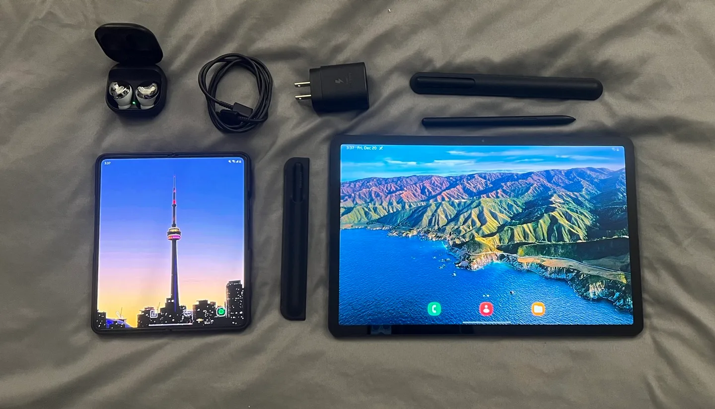 Samsung Z Fold 4 512gb with Samsung Tab S7 FE thumbnail