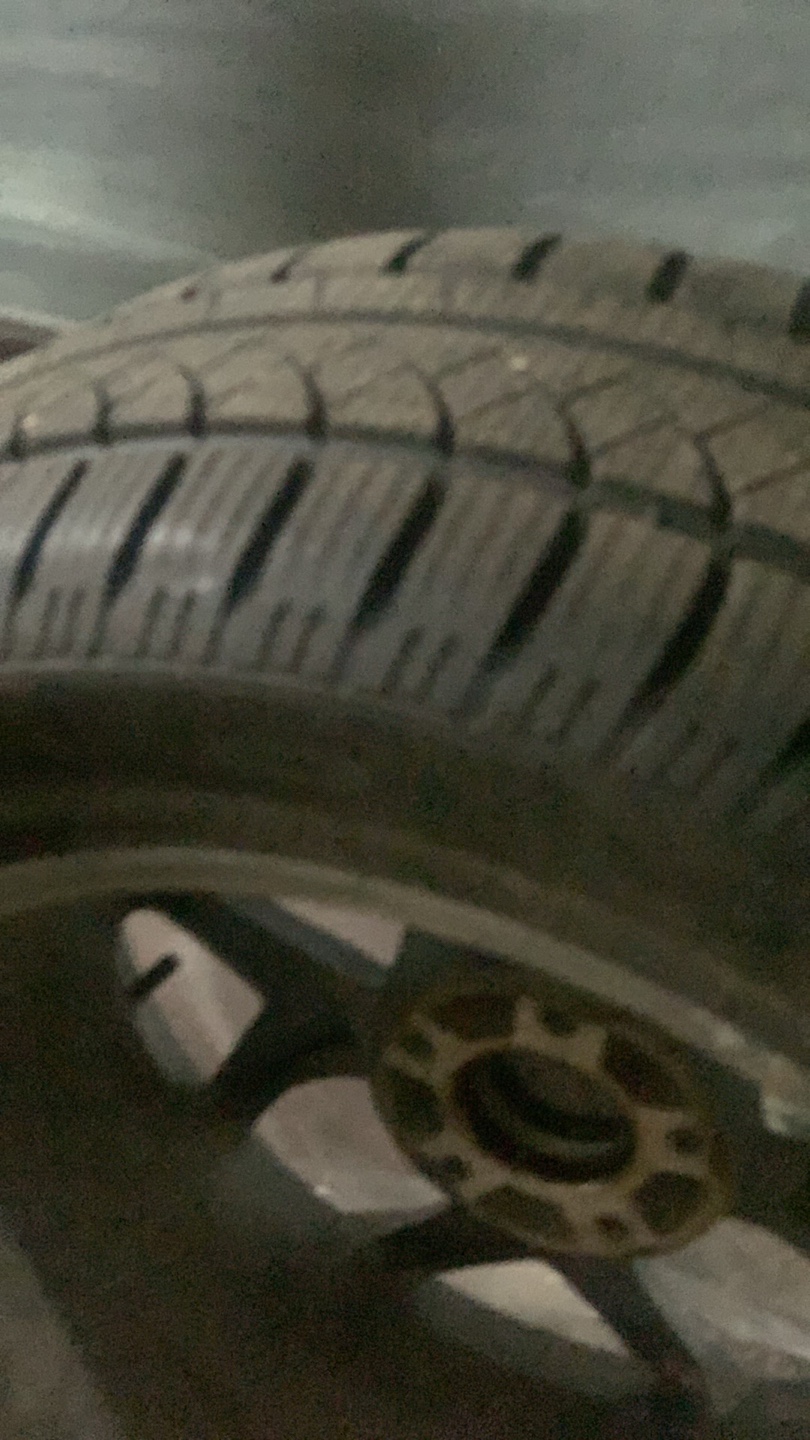 Set of 4 Winter Tires on Rims - photo 4