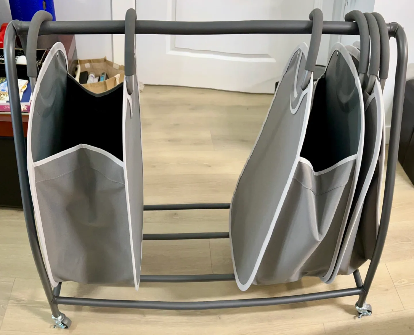 Rolling Laundry Hamper Cart with 3 Baskets image indicator(5)