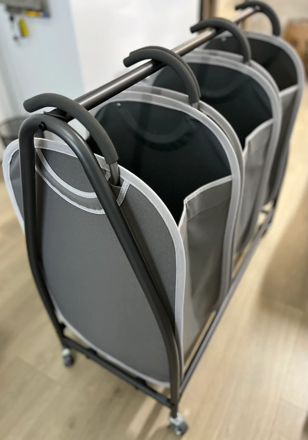 Rolling Laundry Hamper Cart with 3 Baskets image indicator(3)