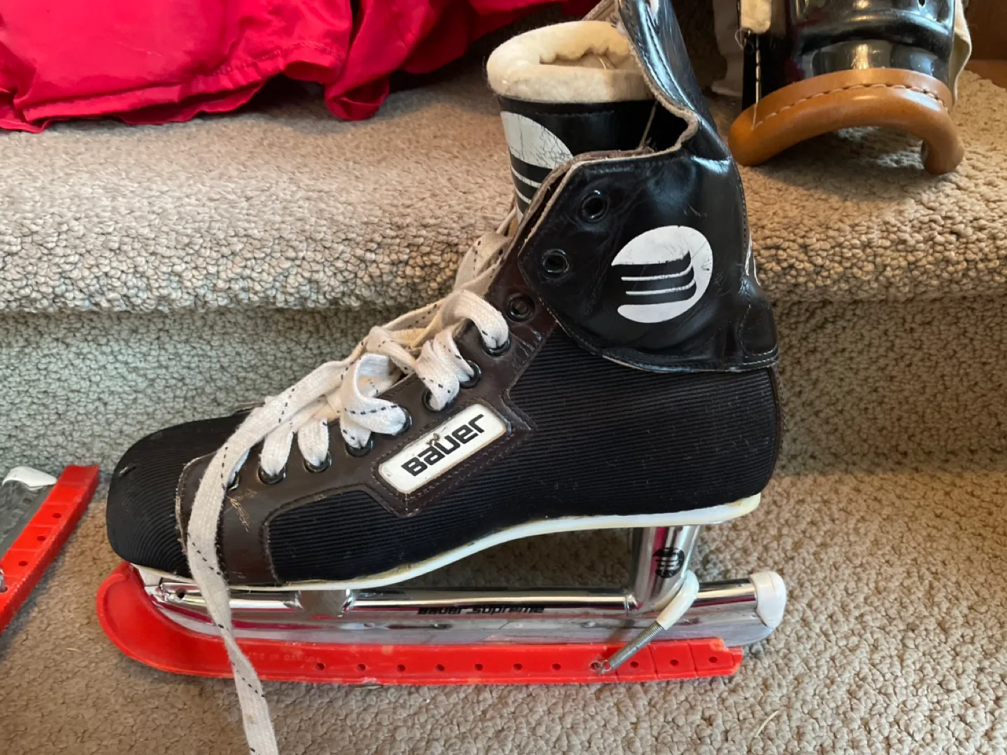 Vintage Hockey Equipment Set image indicator(5)