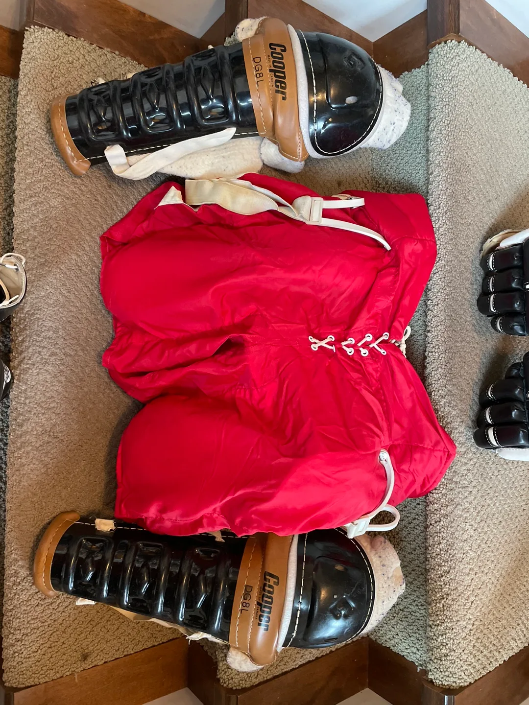 Vintage Hockey Equipment Set image indicator(3)