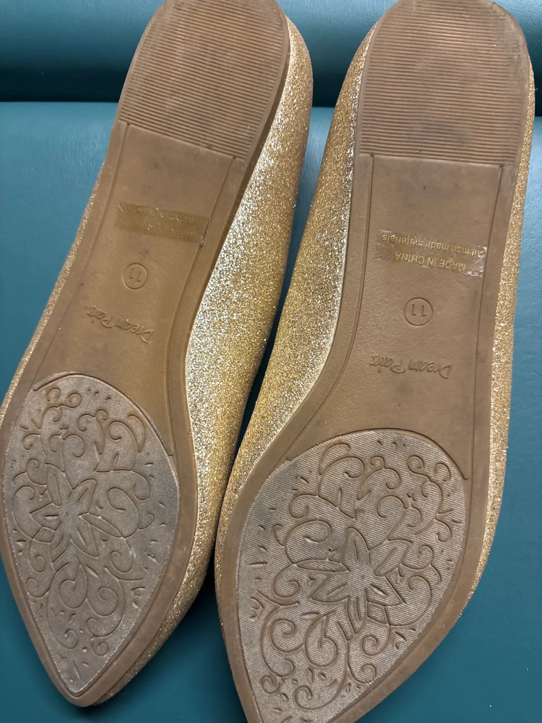 Gold Glitter Pointed Toe Flats image indicator(3)