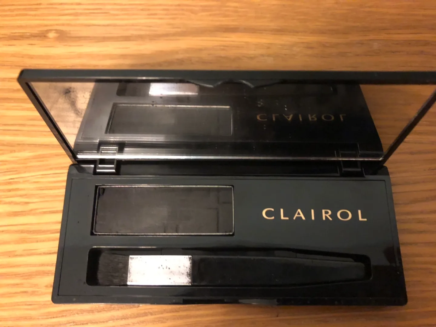 Schwarzkopf Root Retoucher spray w/free Clairol root touch image indicator(3)