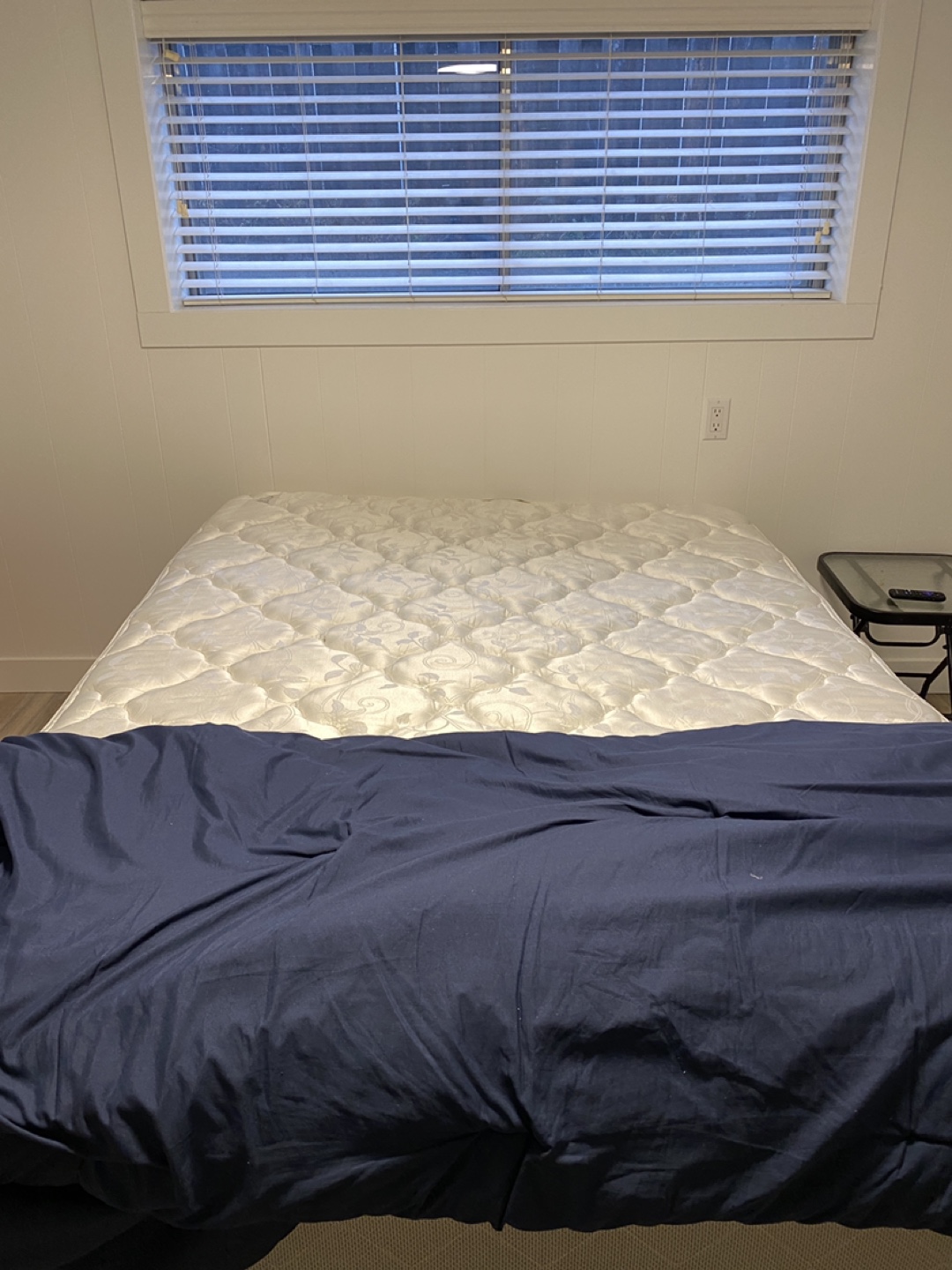 Queen Size Mattress and box spring + Frame