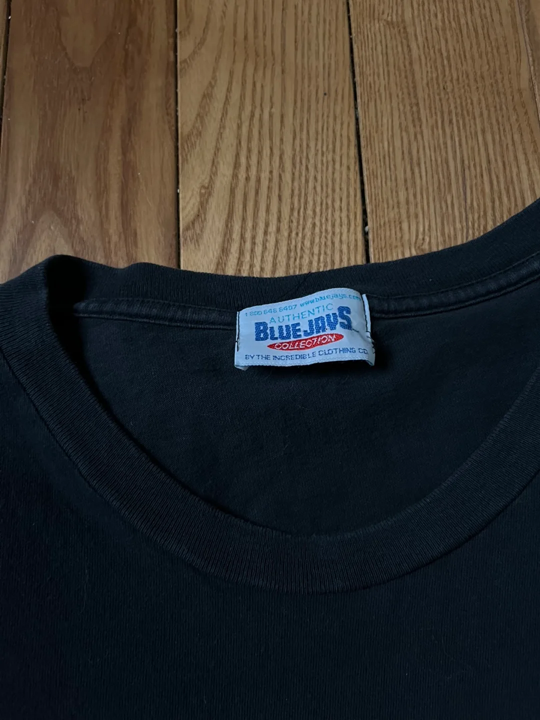 Vintage Toronto Blue Jays tee XXL 2000 90s y2k raptors leafs image indicator(2)