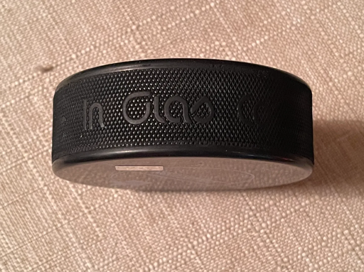 Toronto Maple Leafs 100th Anniversary Puck image indicator(3)