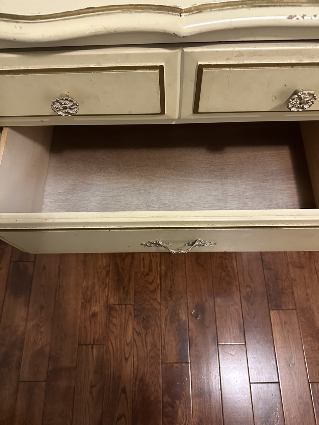 Vintage Yellow Dresser with matching Nightstand #freecycle - photo 2