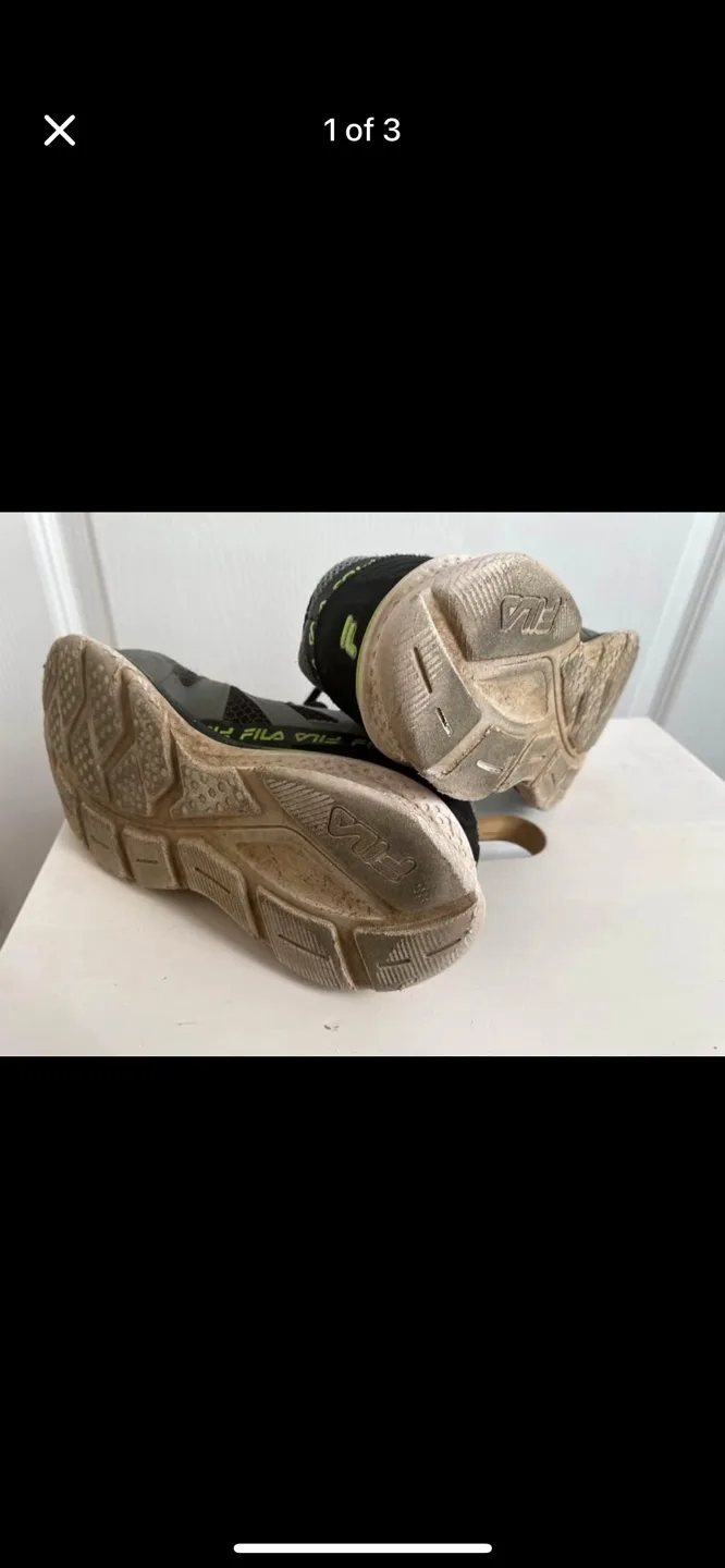 Kids FILA size 1 Running Shoes image indicator(3)