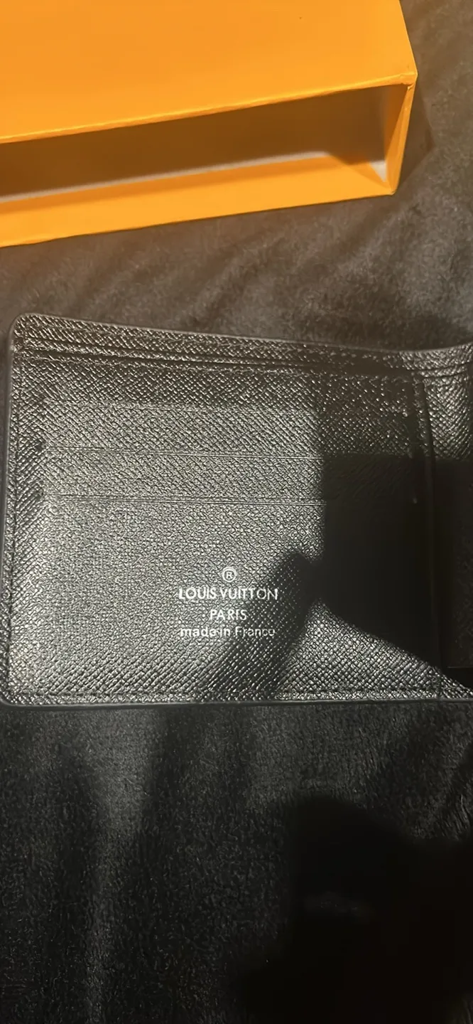 Louis Vuitton Black Wallet image indicator(3)