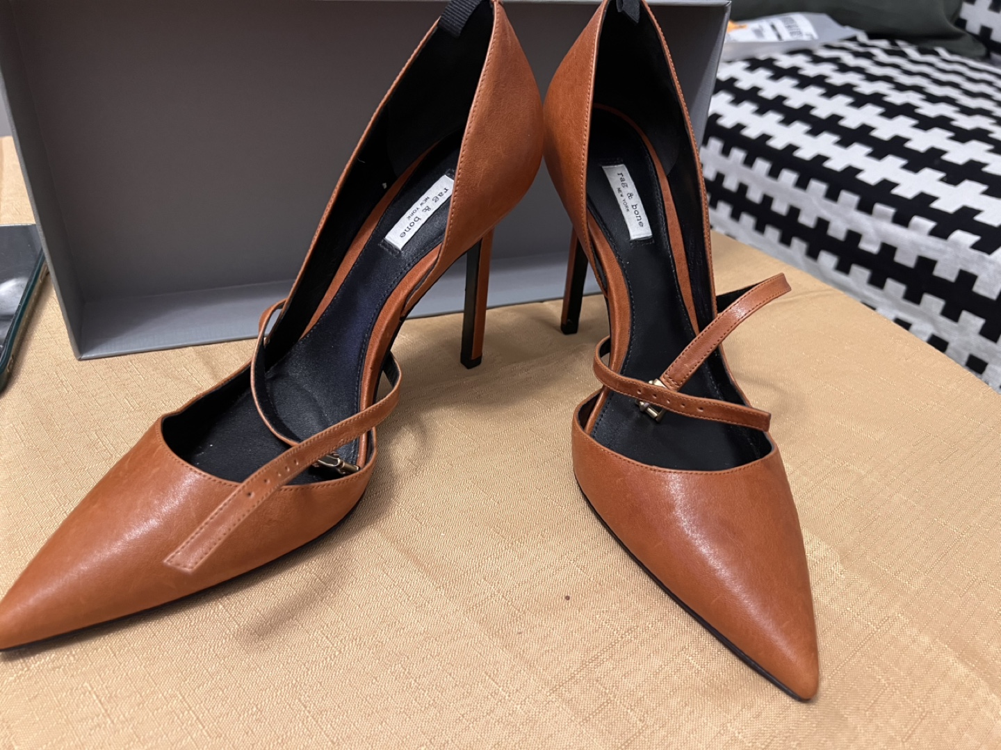 Tan Leather Heels - photo 4