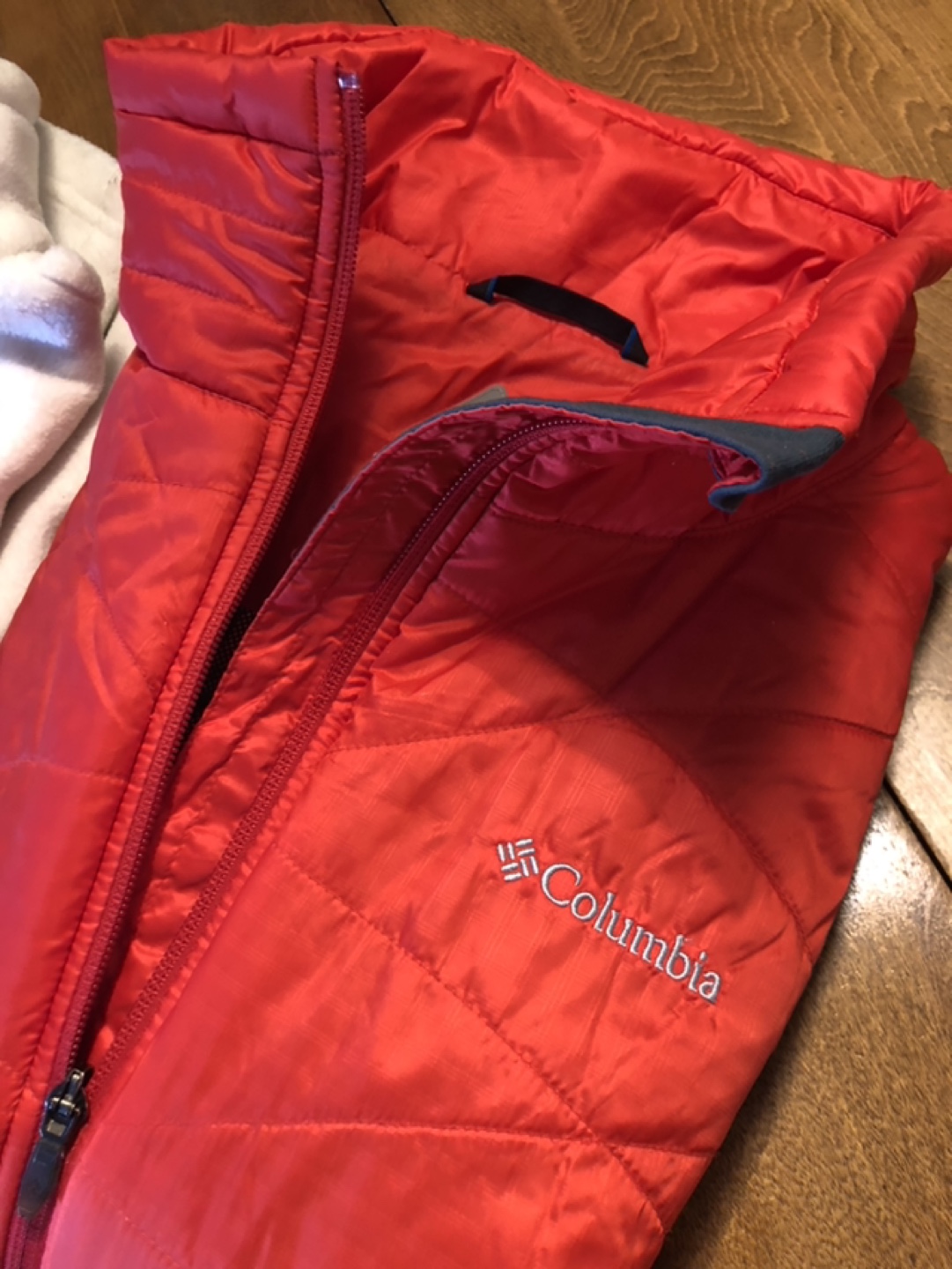2 for 1 COLUMBIA cool weather VESTS - photo 3