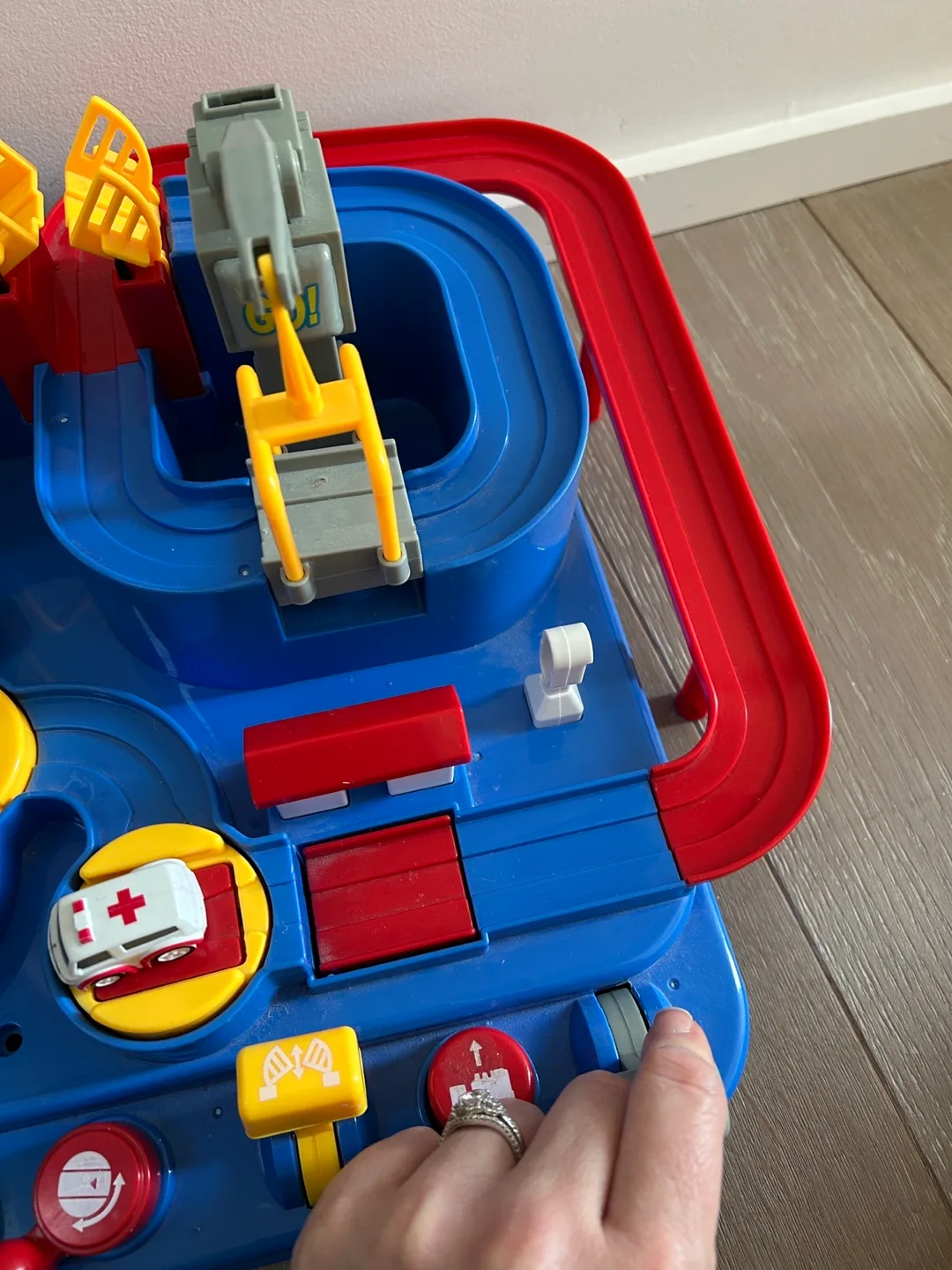 Fun Interactive City Rescue Circuit image indicator(6)