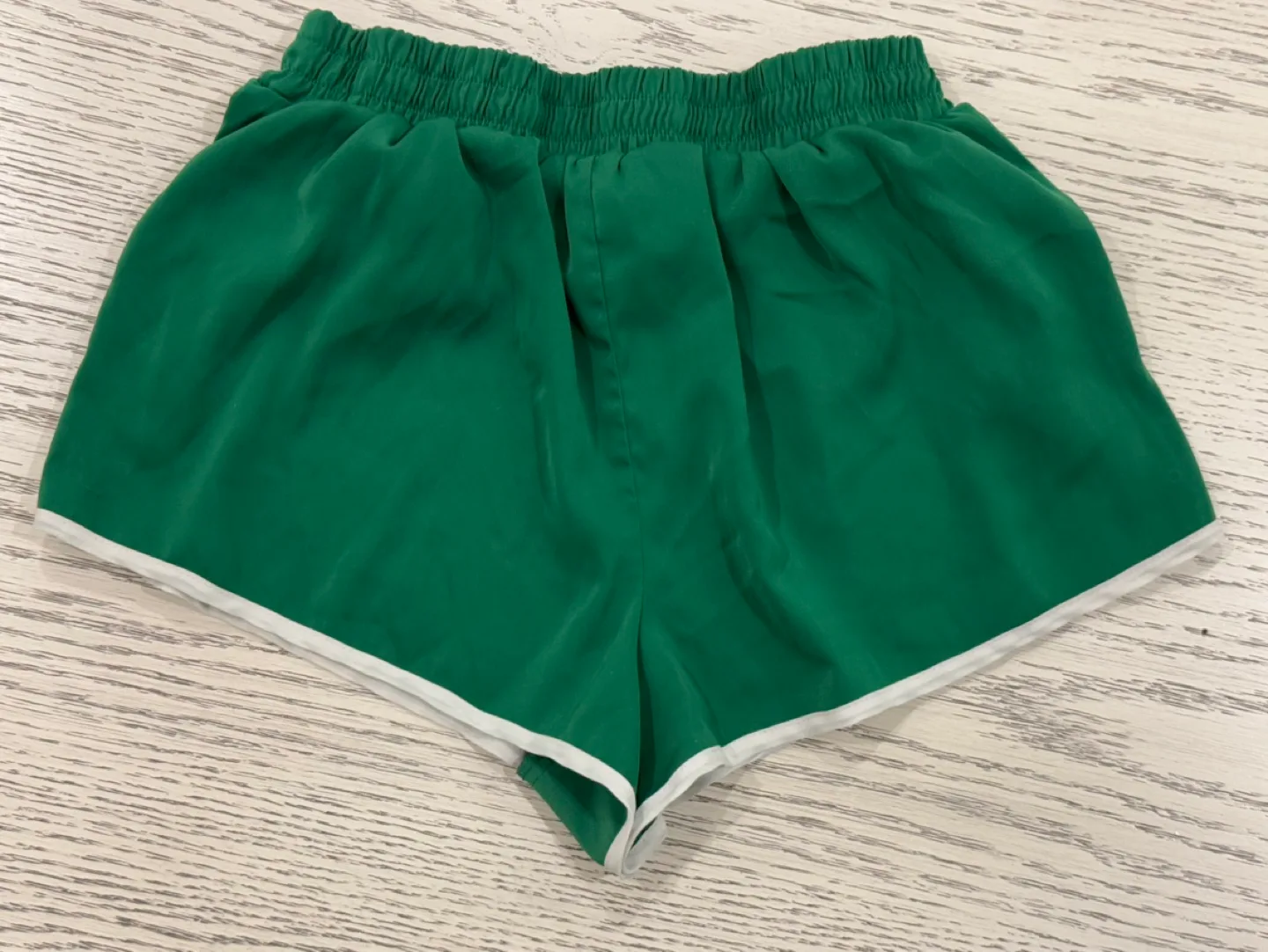 LIKE NEW Forever 21 shorts with snap buttons size small image indicator(2)