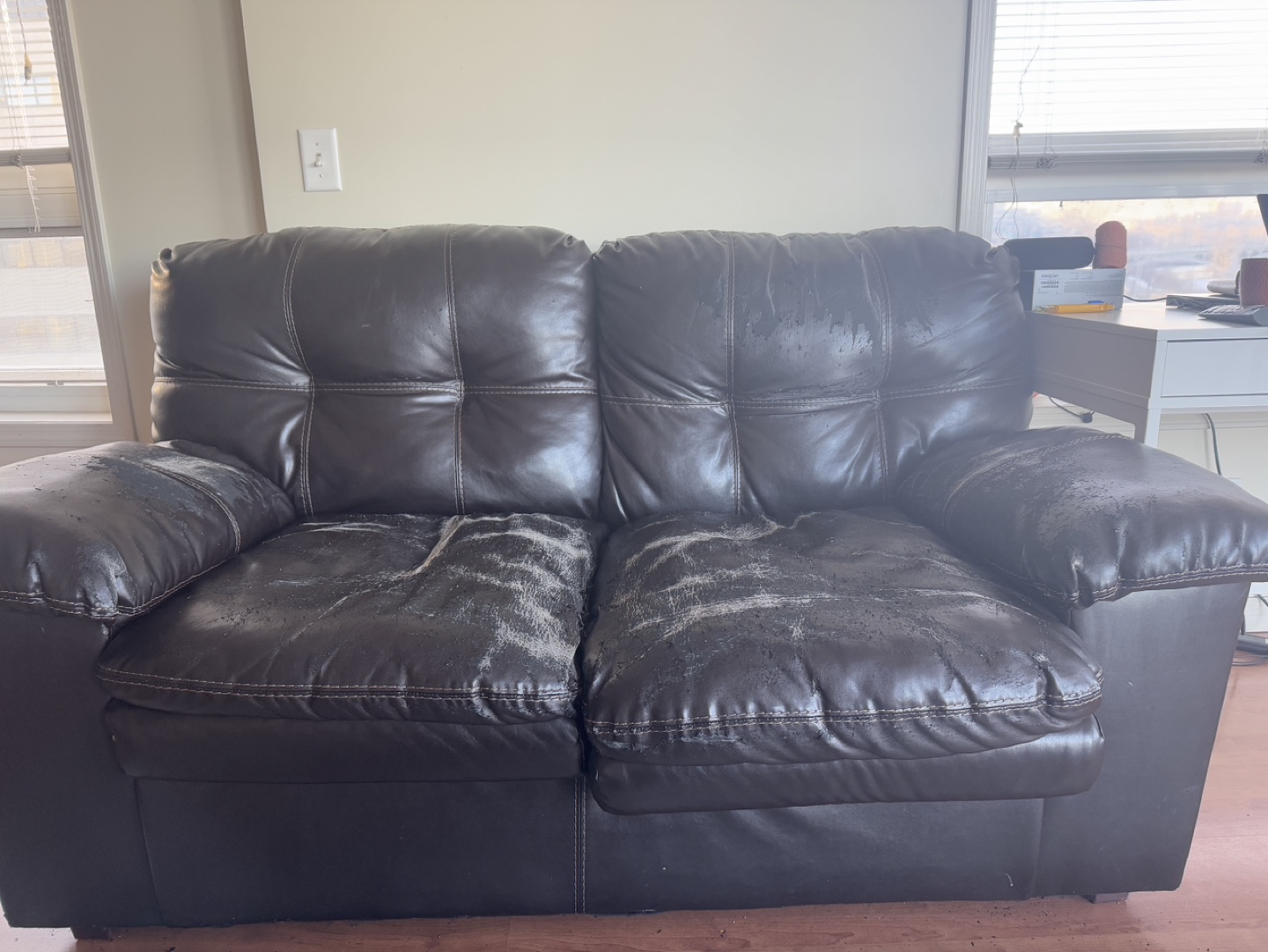 Free 2 seater sofa - photo 2