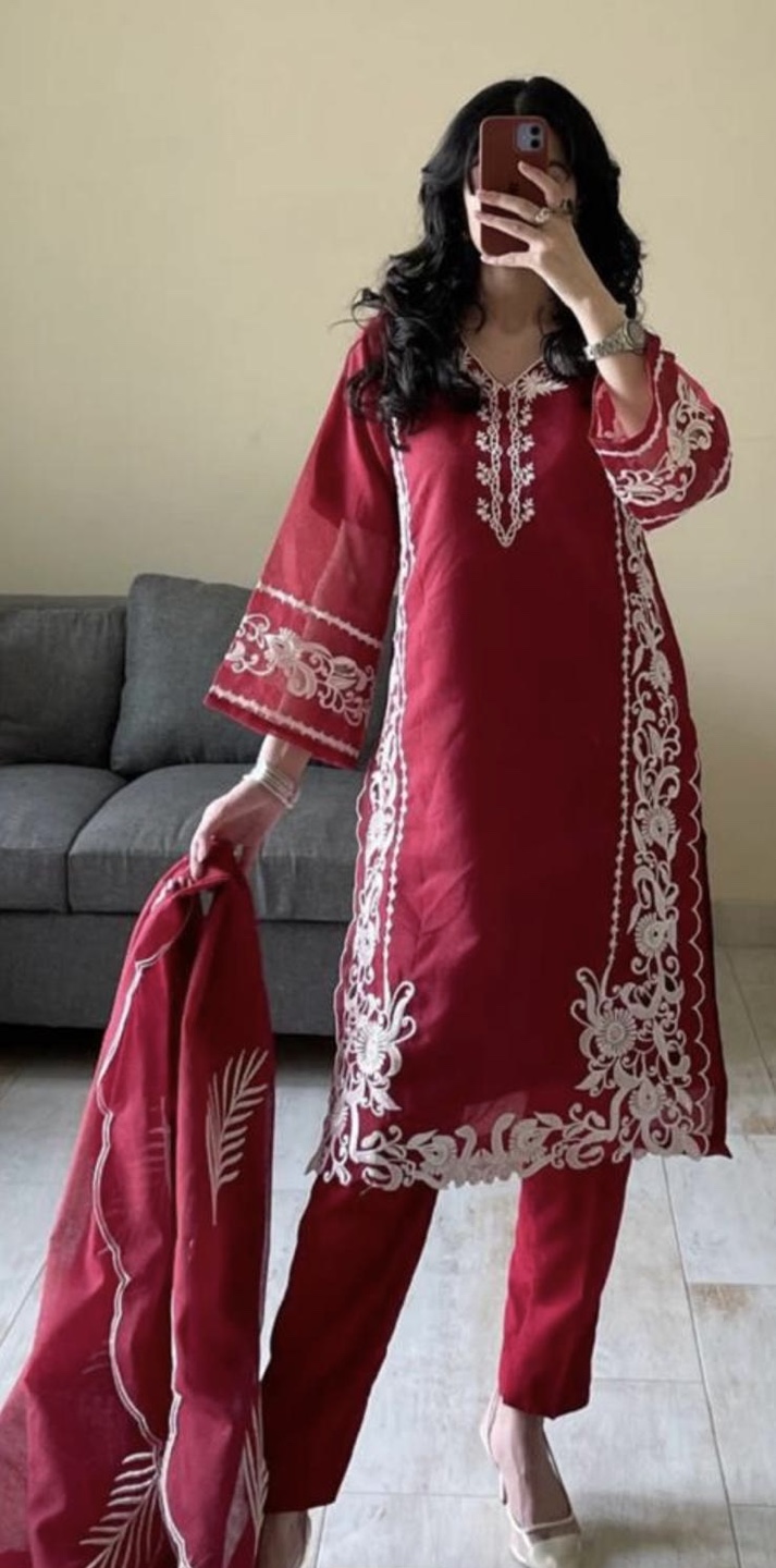 Red embroidered 3 piece suit - photo 2