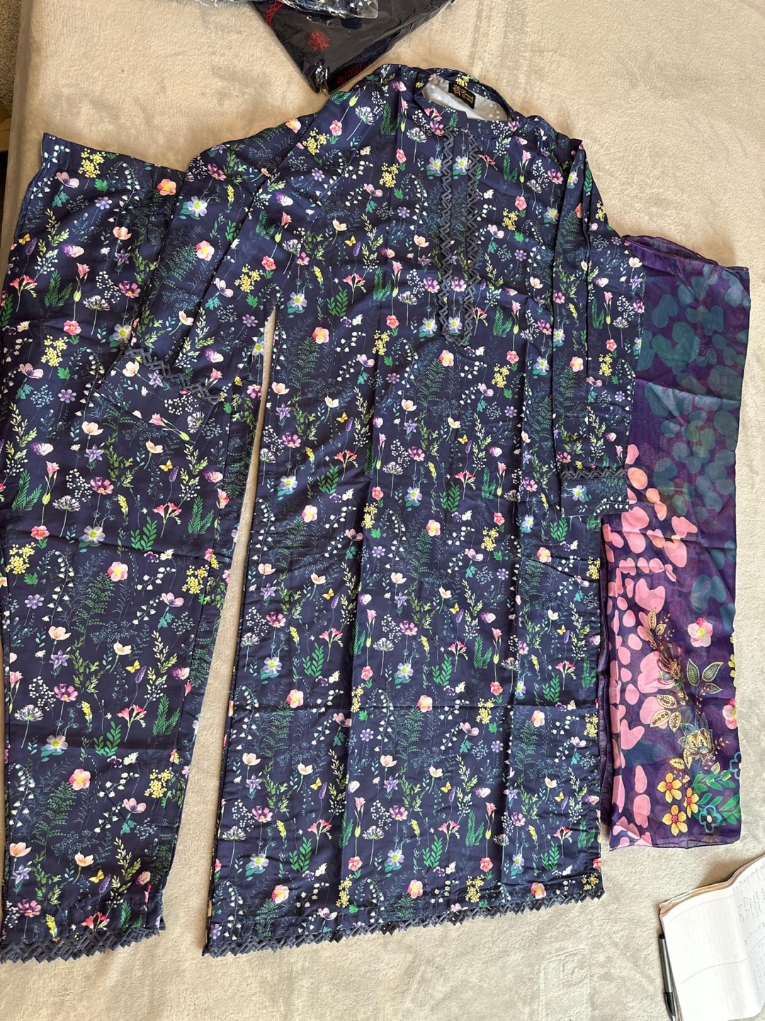 Laam.pk Floral 3-Piece Suit - photo 2