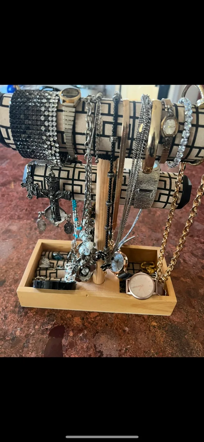 All must sell quickly from larger home, lots of furniture image indicator(3)