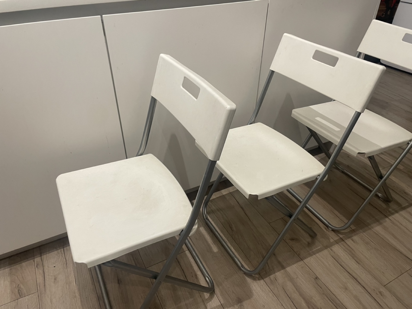 Set of 3 White Folding Chairs - photo 5