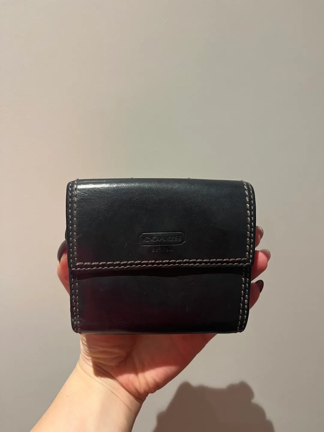 Coach wristlet and wallet image indicator(3)