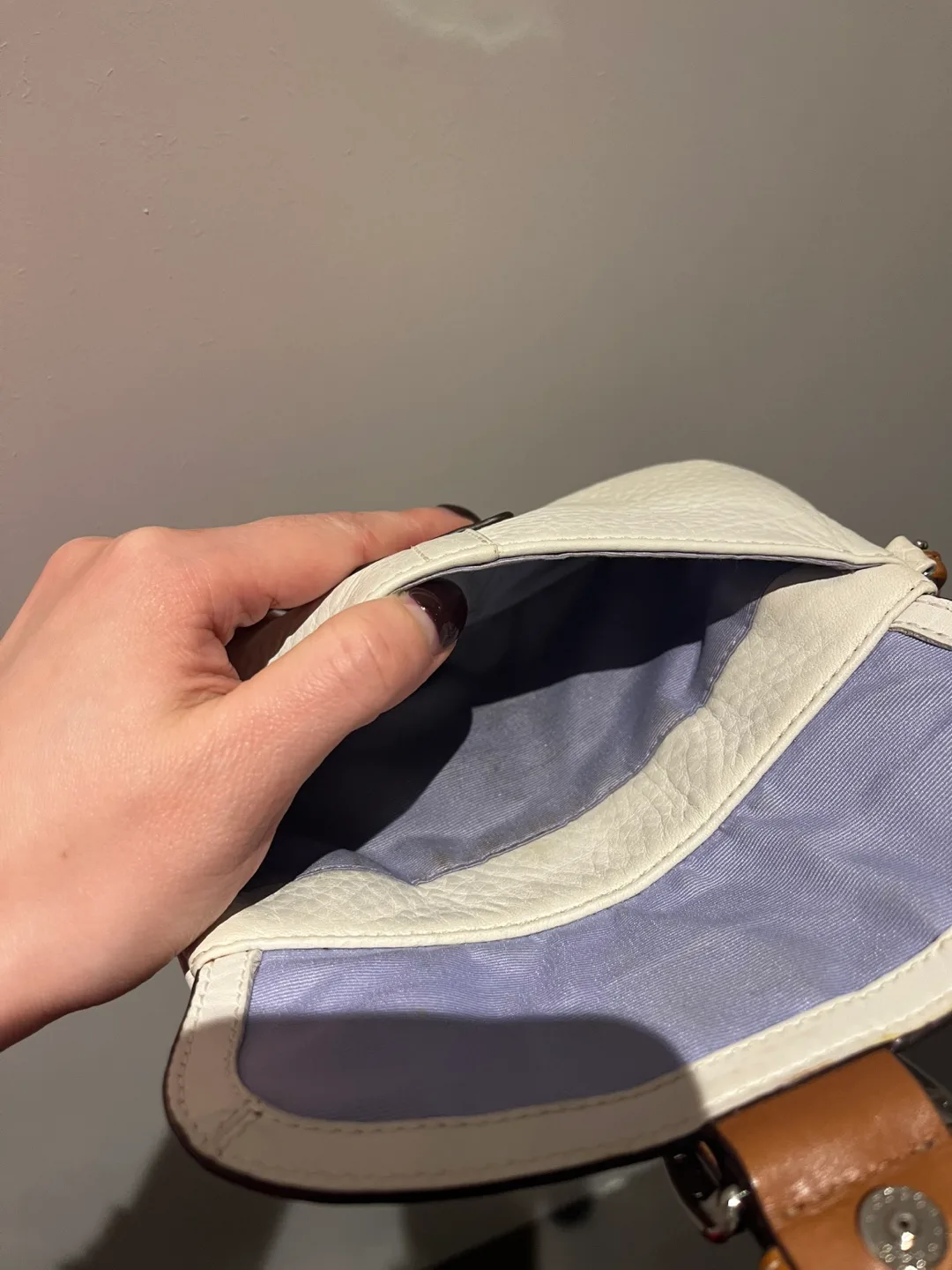 Coach wristlet and wallet image indicator(4)